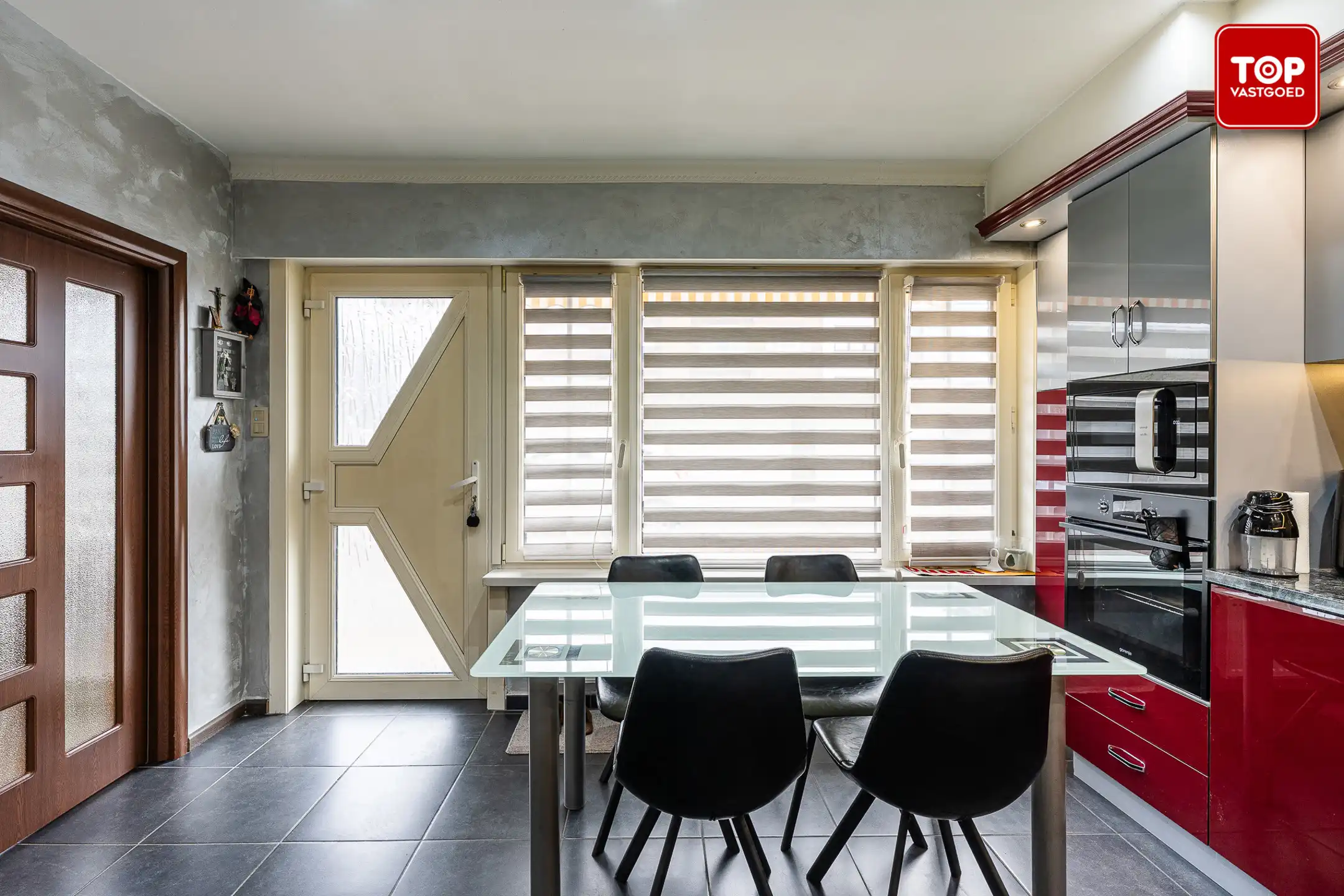 Gelijkvloers 2-slaapkamer appartemen met garage.  foto 9