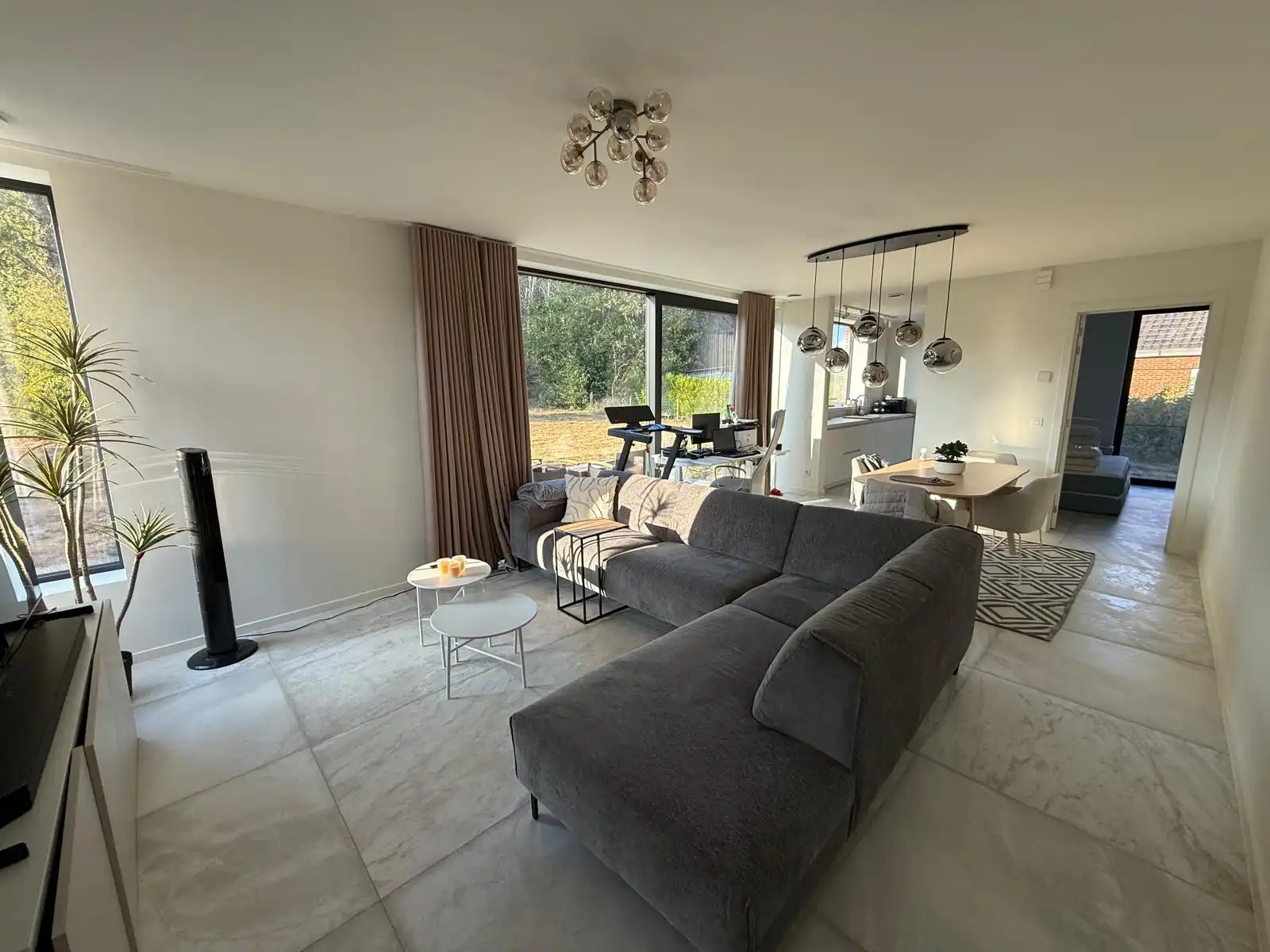 NIEUWBOUW moderne halfopen WONING Te huur foto 4