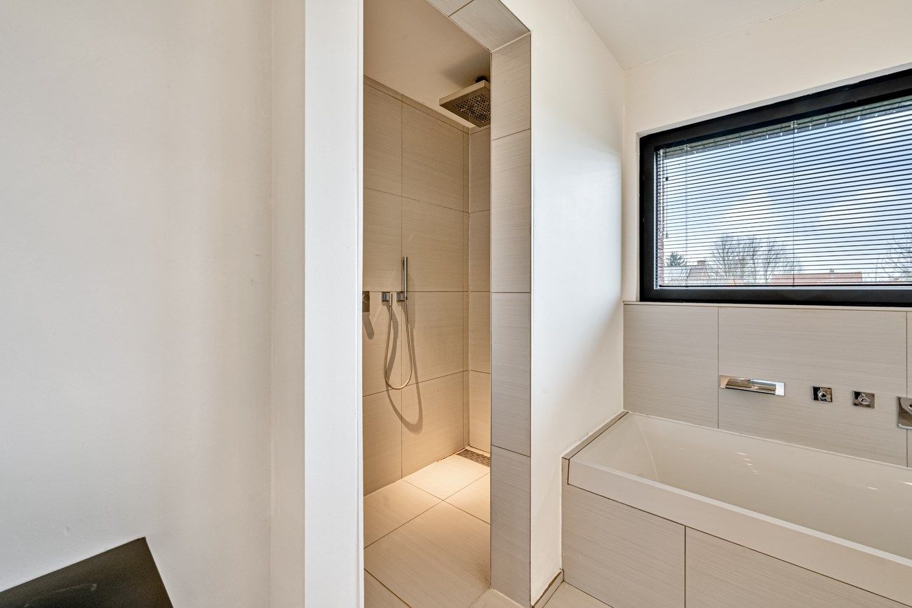 Exclusieve, ruime, instapklare villa in een doodlopende straat foto 17