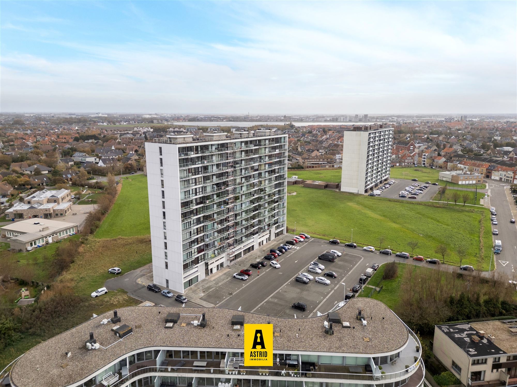 Volledig gerenoveerd appartement met zeezicht in Bredene foto 25