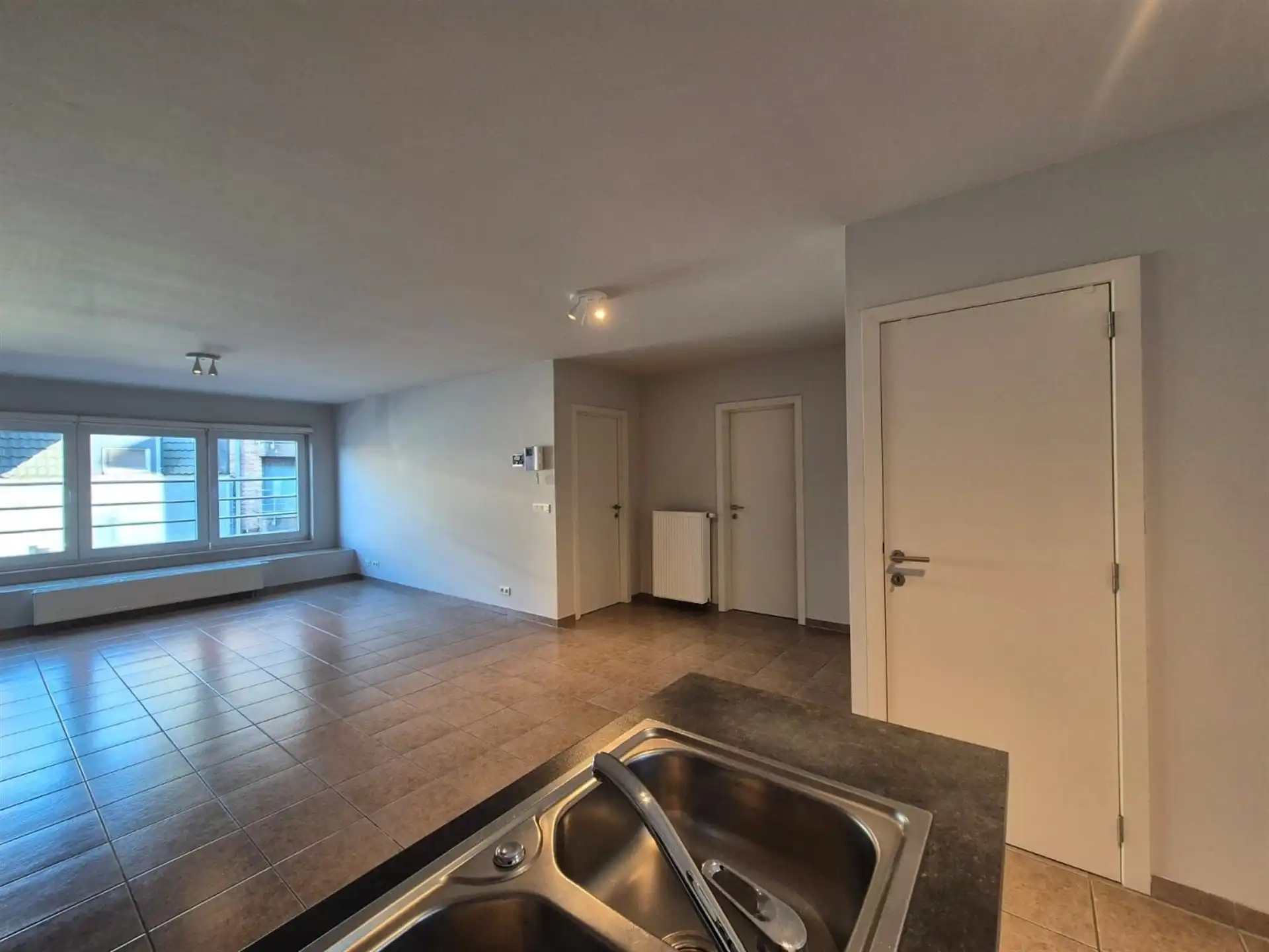 Centraal gelegen 2-slaapkamer appartement.   foto 10