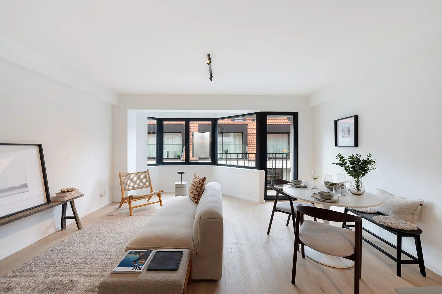 Vernieuwd en energiezuinig appartement vlakbij de Zeedijk foto 2