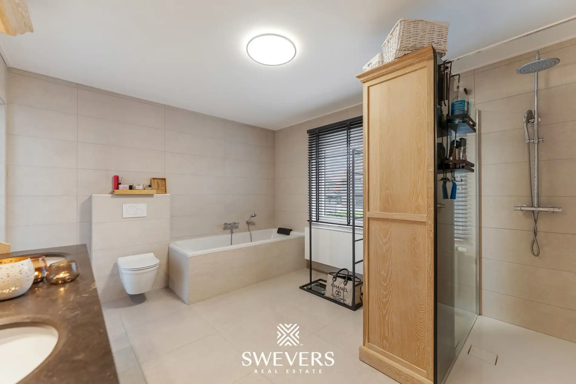 Volledig vernieuwd pareltje met terras, balkon & loods in Riemst foto 10