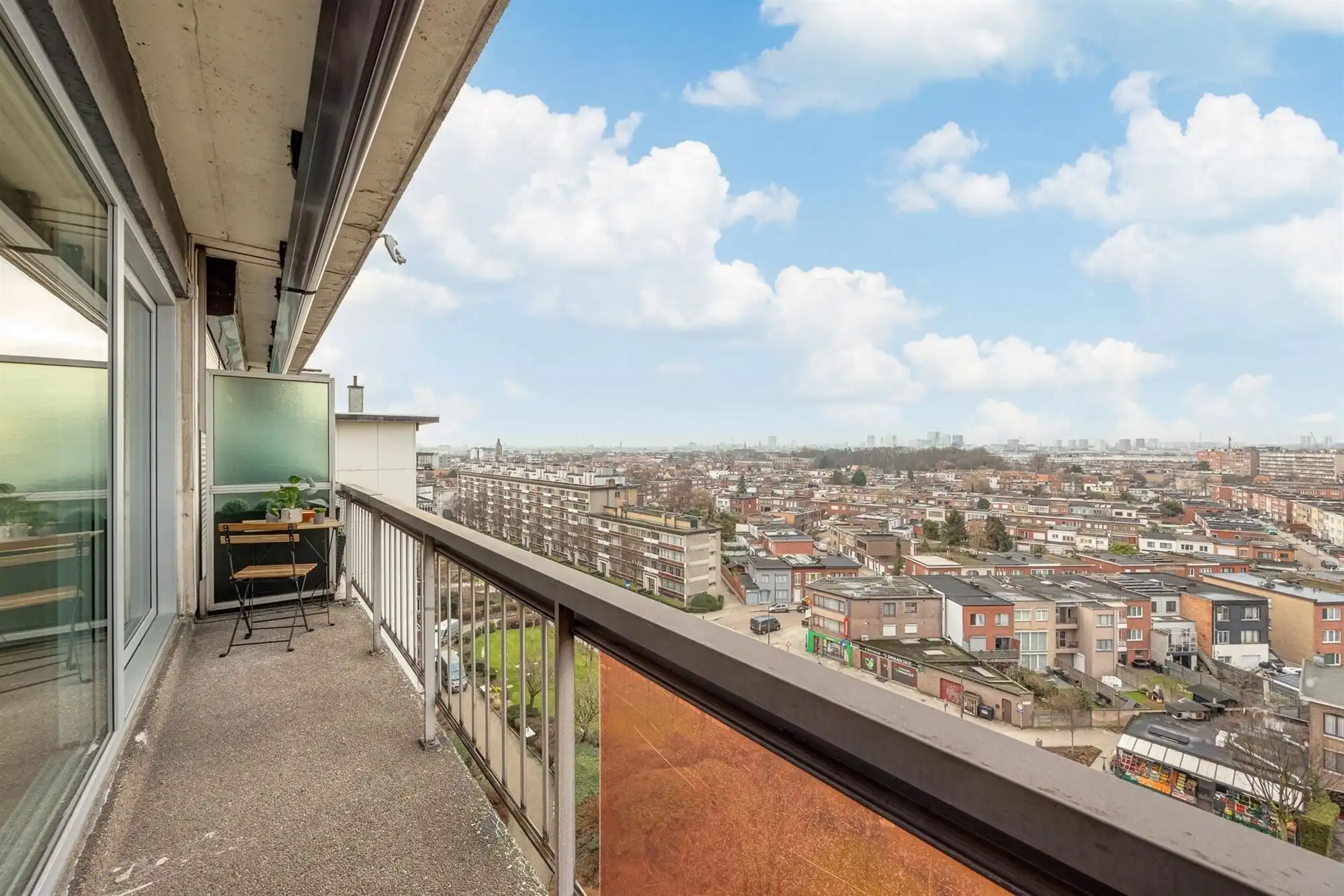 Gerenoveerd app. met 2 slpkmrs. en terras foto 8