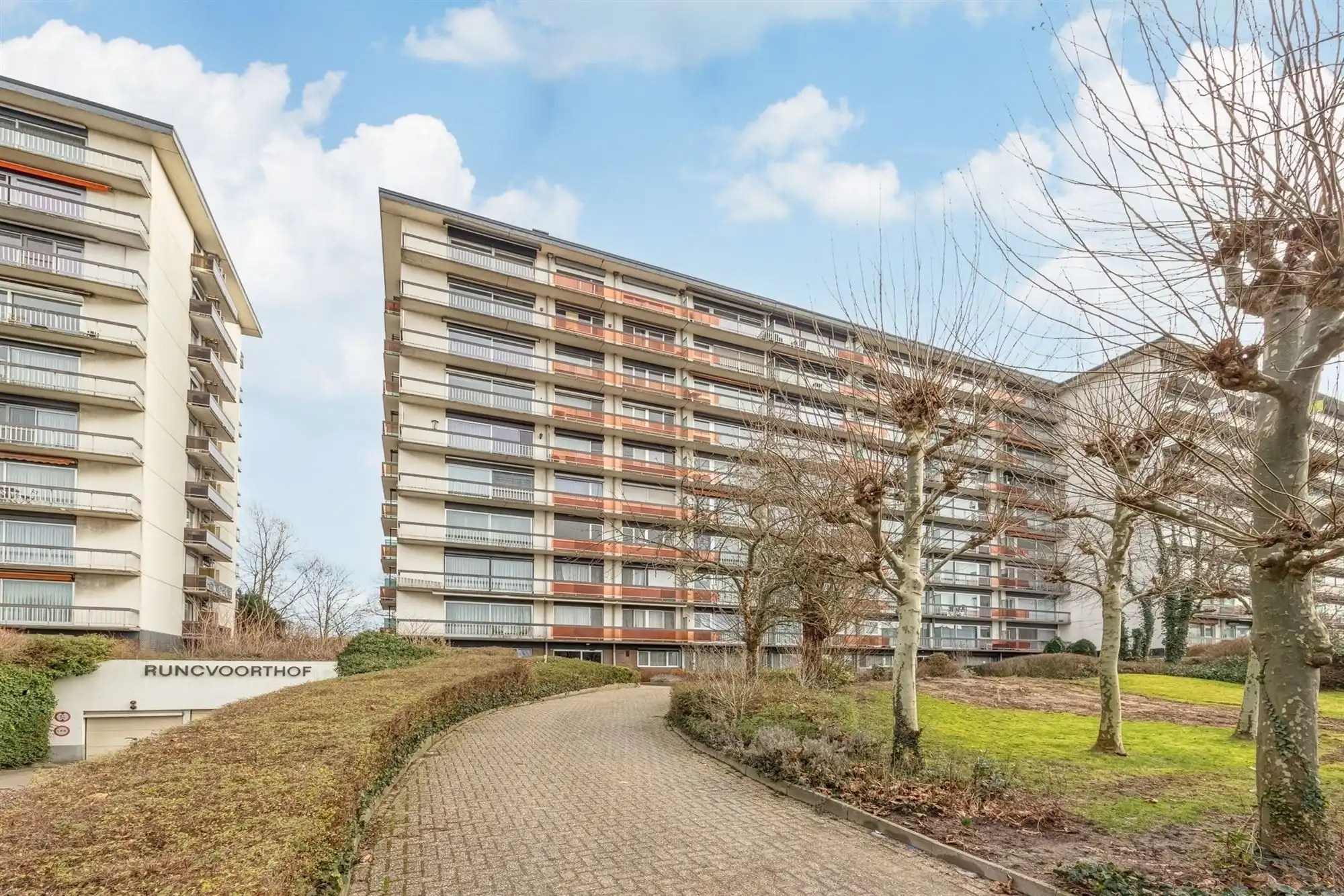 Gerenoveerd app. met 2 slpkmrs. en terras foto 8
