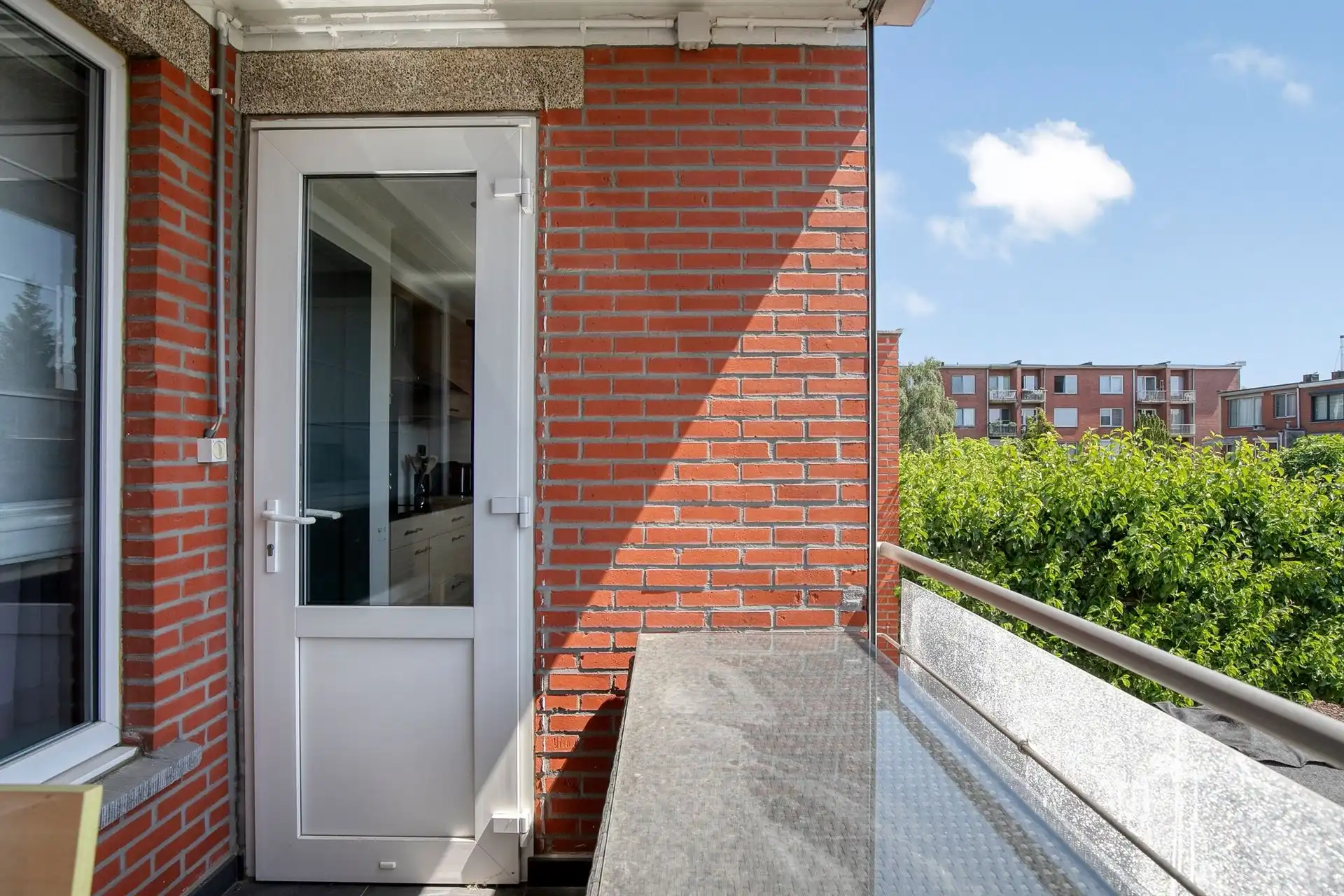 Ruime bel-etagewoning met 3 slpk's, garage en prachtige tuin! foto 11