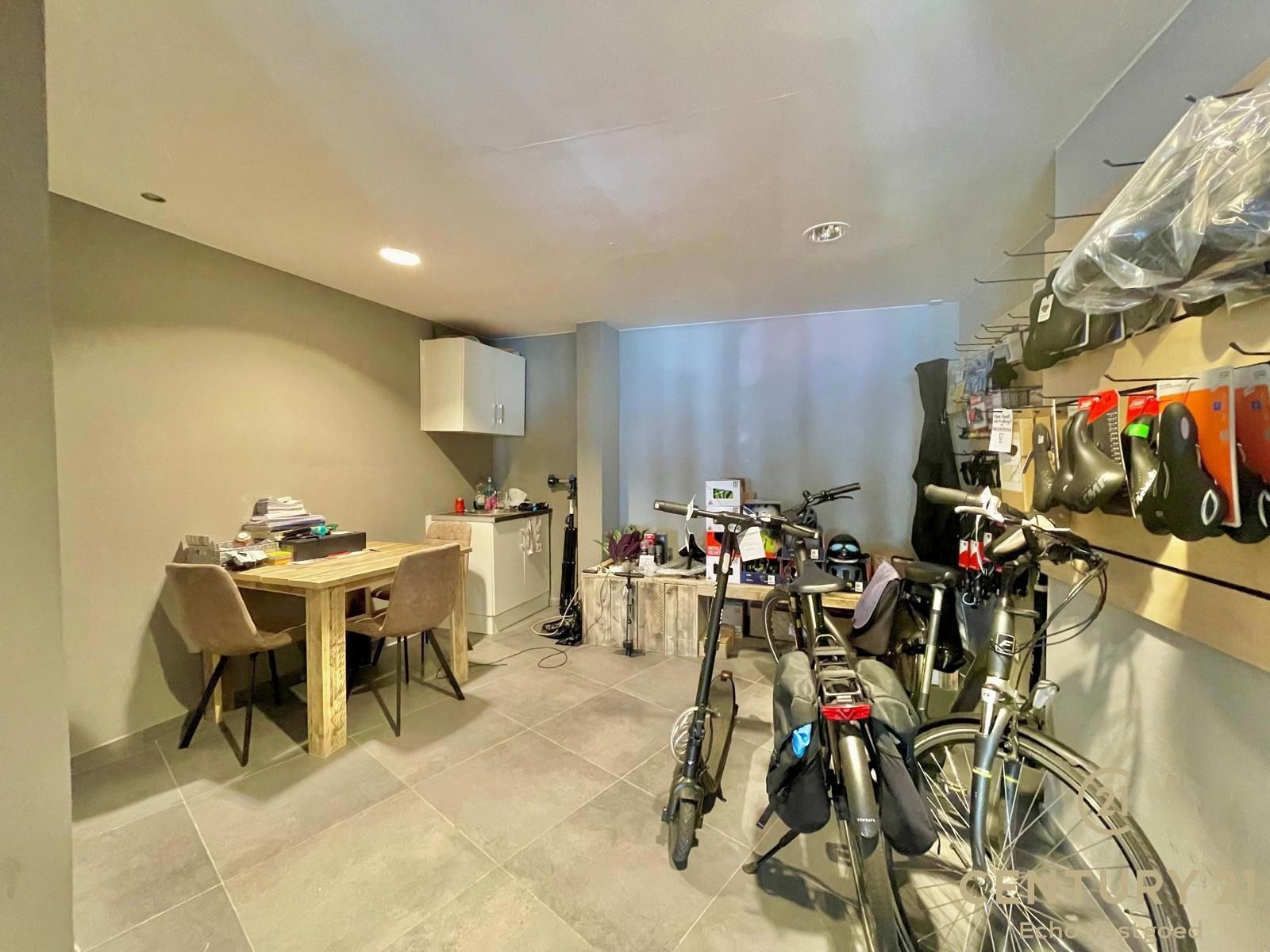 Handelsruimte te huur op toplocatie in hartje centrum! foto 9