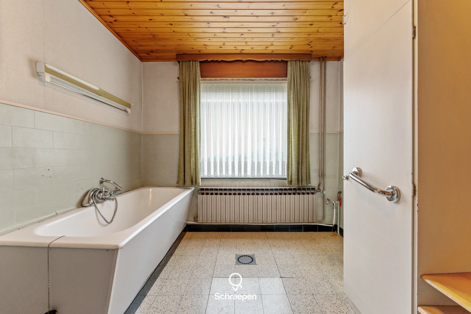 Uitstekend gelegen renovatiewoning met 4 slpks op perceel van 17 are te Zonhoven! foto 15