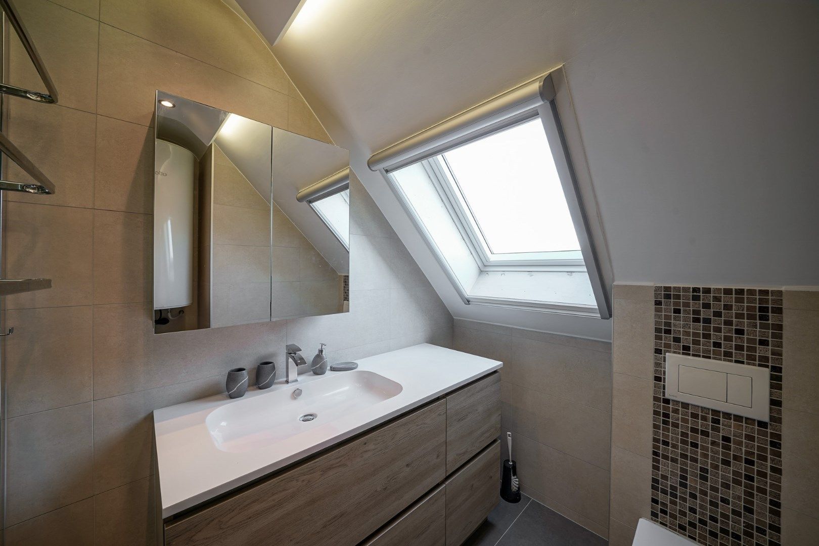 Perfect onderhouden duplex met 3 slaapkamers en zonnig terras Te huur foto 17
