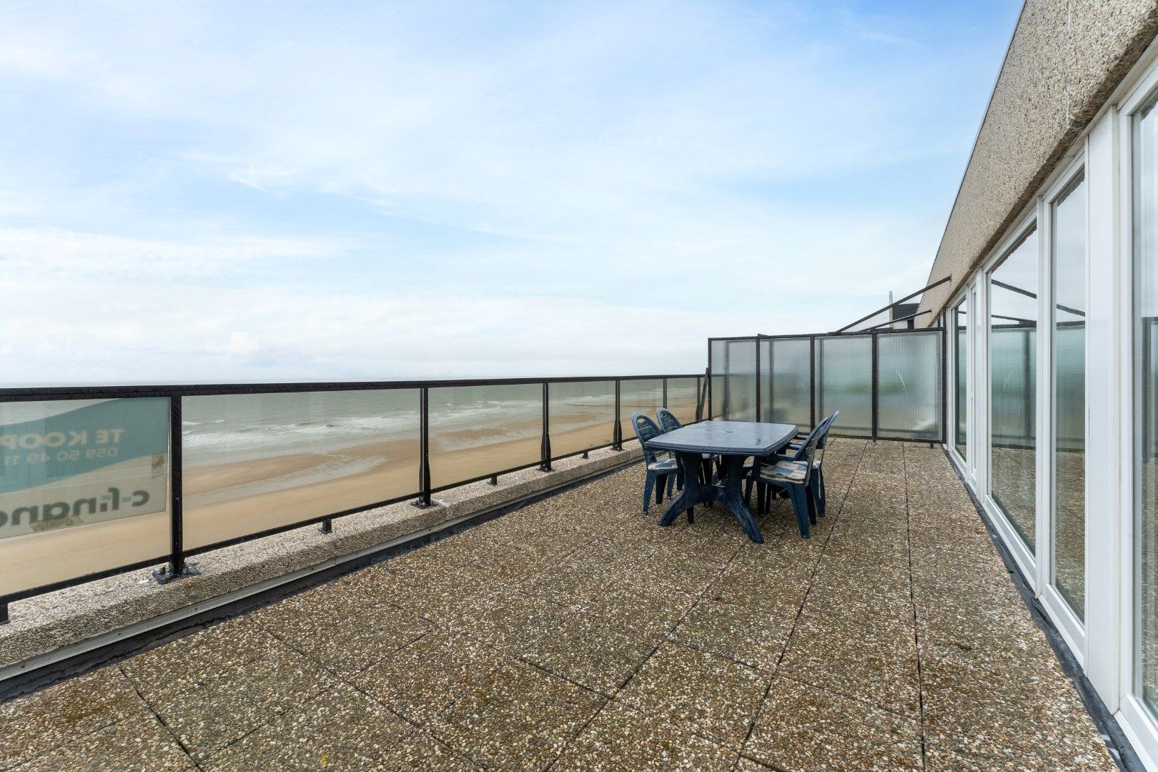 Penthouse met adembenemend zeezicht van maar liefst 10 meter breed en royale terrassen! foto 14