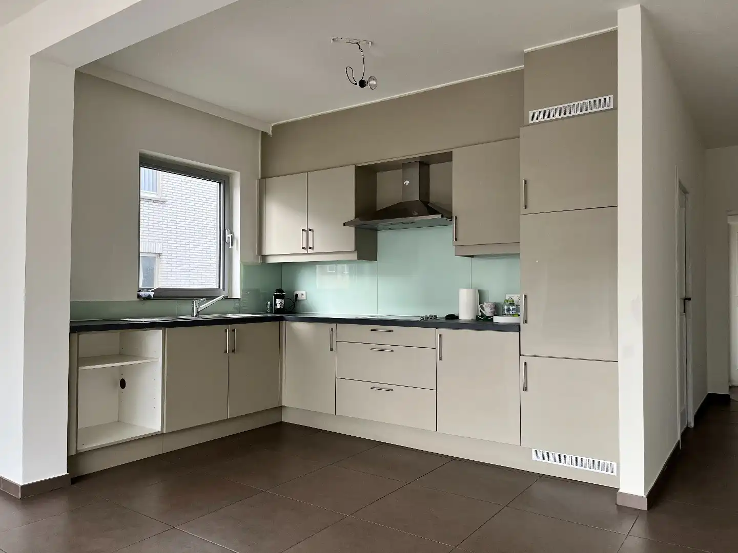 Hedendaags 2 slpk appartement met terras foto 7