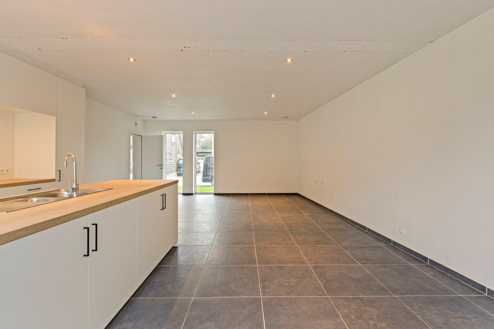  Ruime energiezuinige nieuwbouwwoning met 4 slpks en carport op fietsafstand van het centrum!  foto 3
