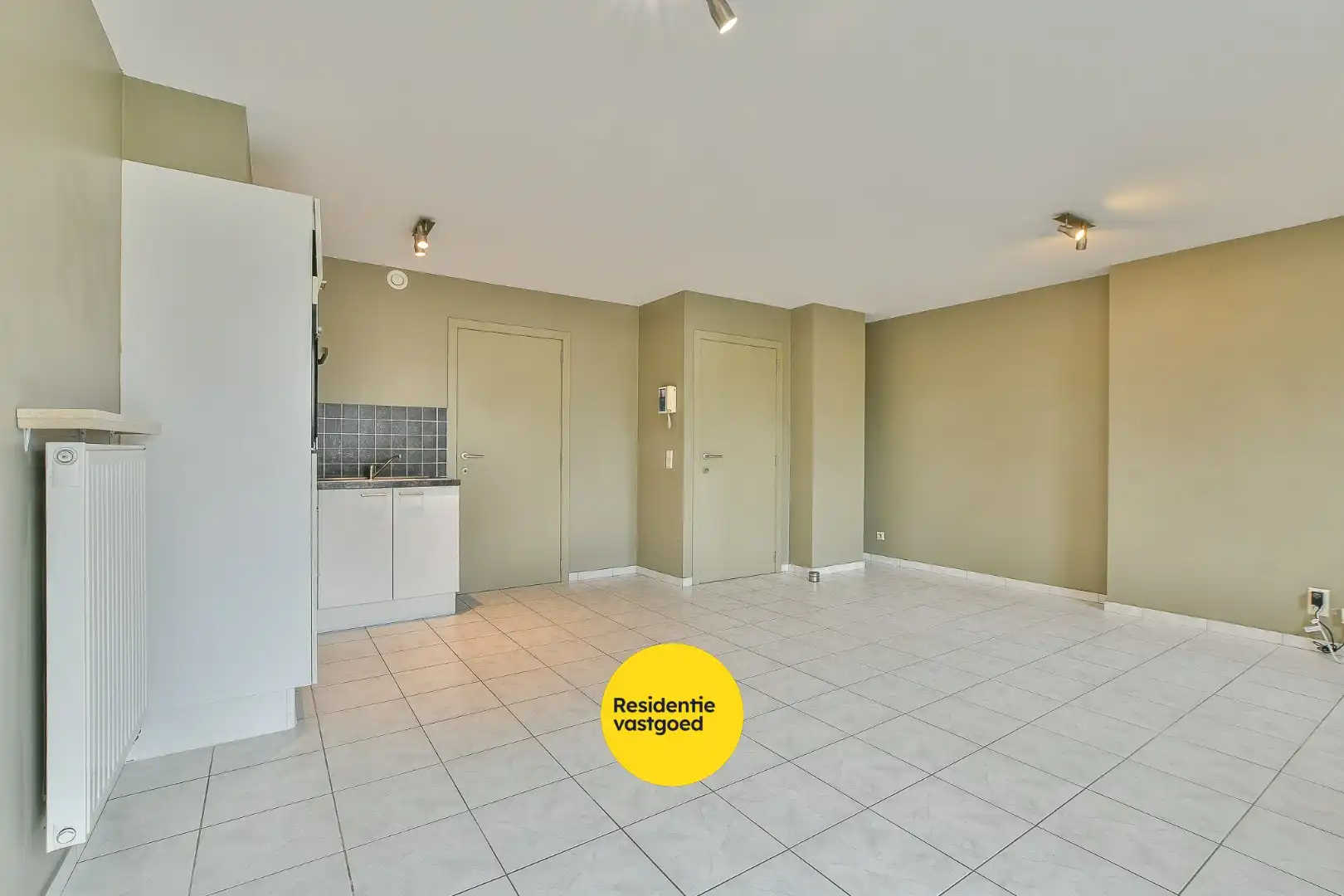 Modern gelijkvloers appartement met 2 slaapkamers– op slechts 500m van strand en zee! foto 7