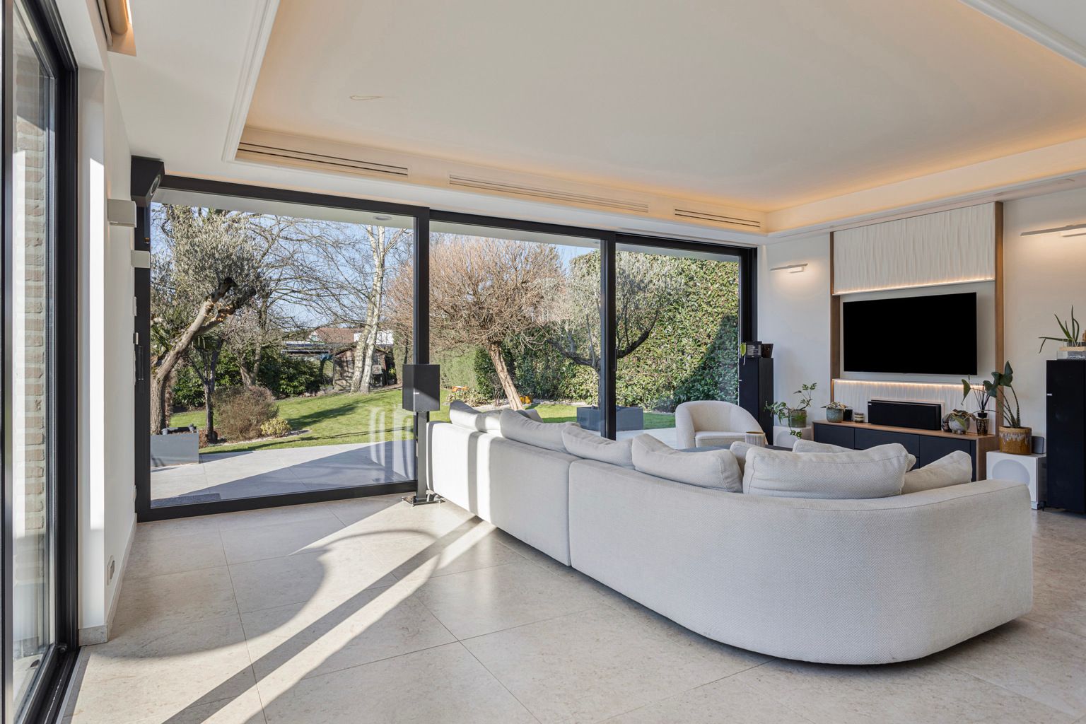 Instapklare laagbouw villa op een gunstige locatie  foto 8