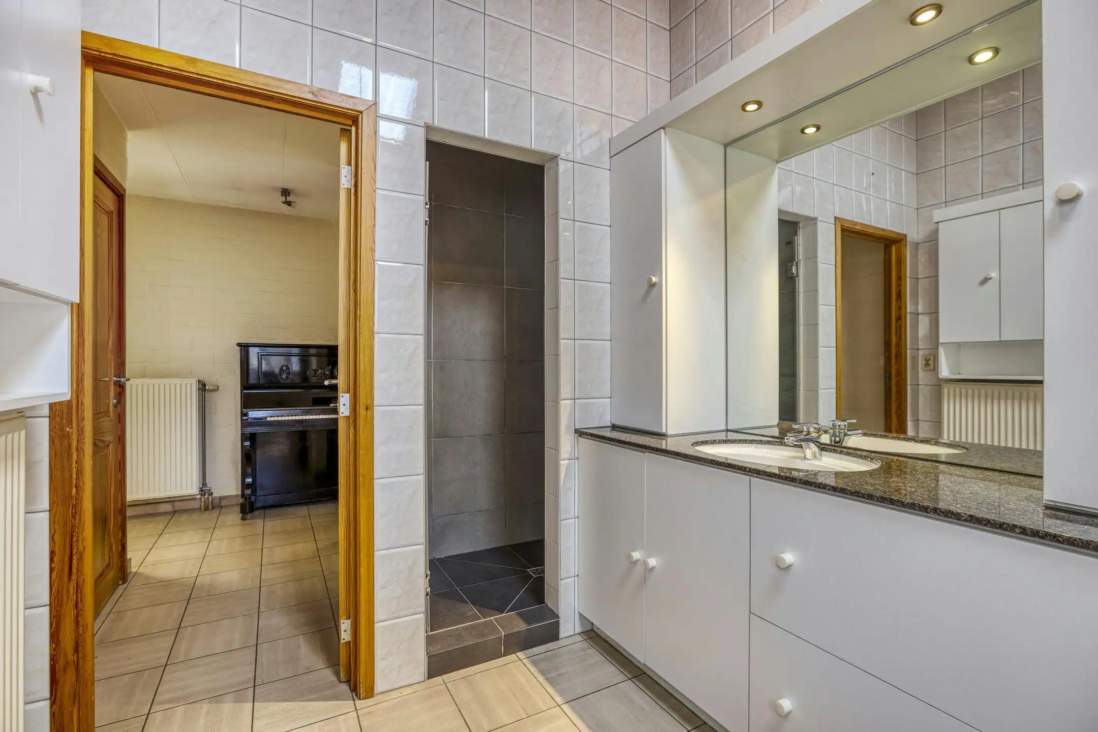 Ruime woning met 5 slaapkamers, tuin en garage te Lo-Reninge. foto 18