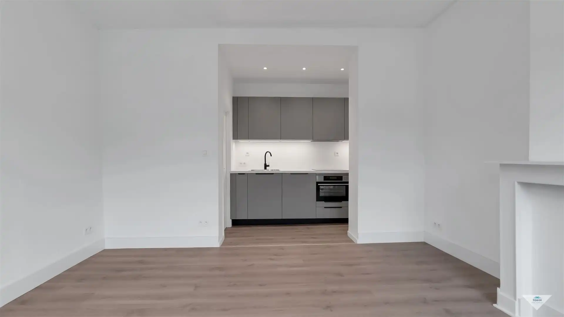 Gerenoveerd appartement met 2 slaapkamers in centrum SJW foto 3