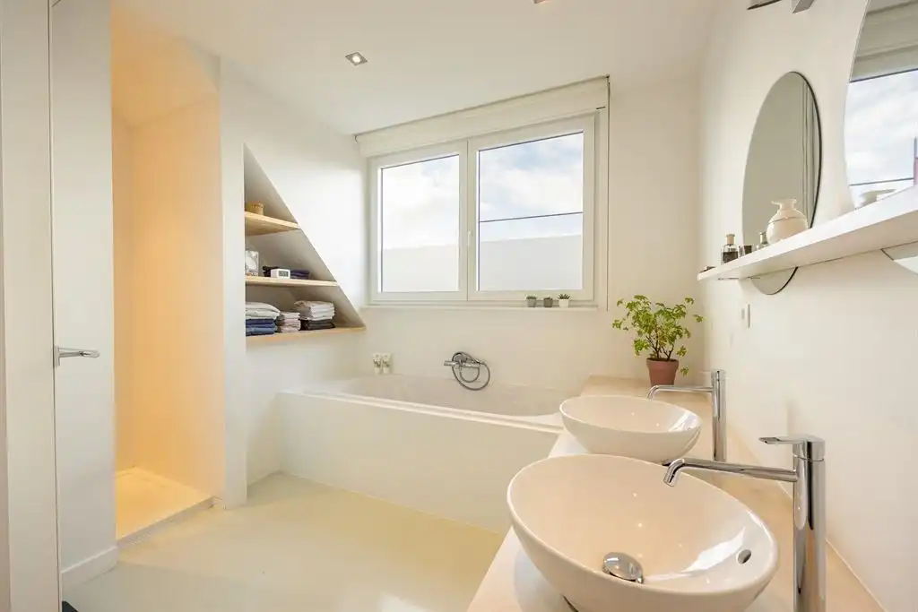 Luxe bel-etage in topbuurt op Linkeroever met heerlijke tuin foto 17