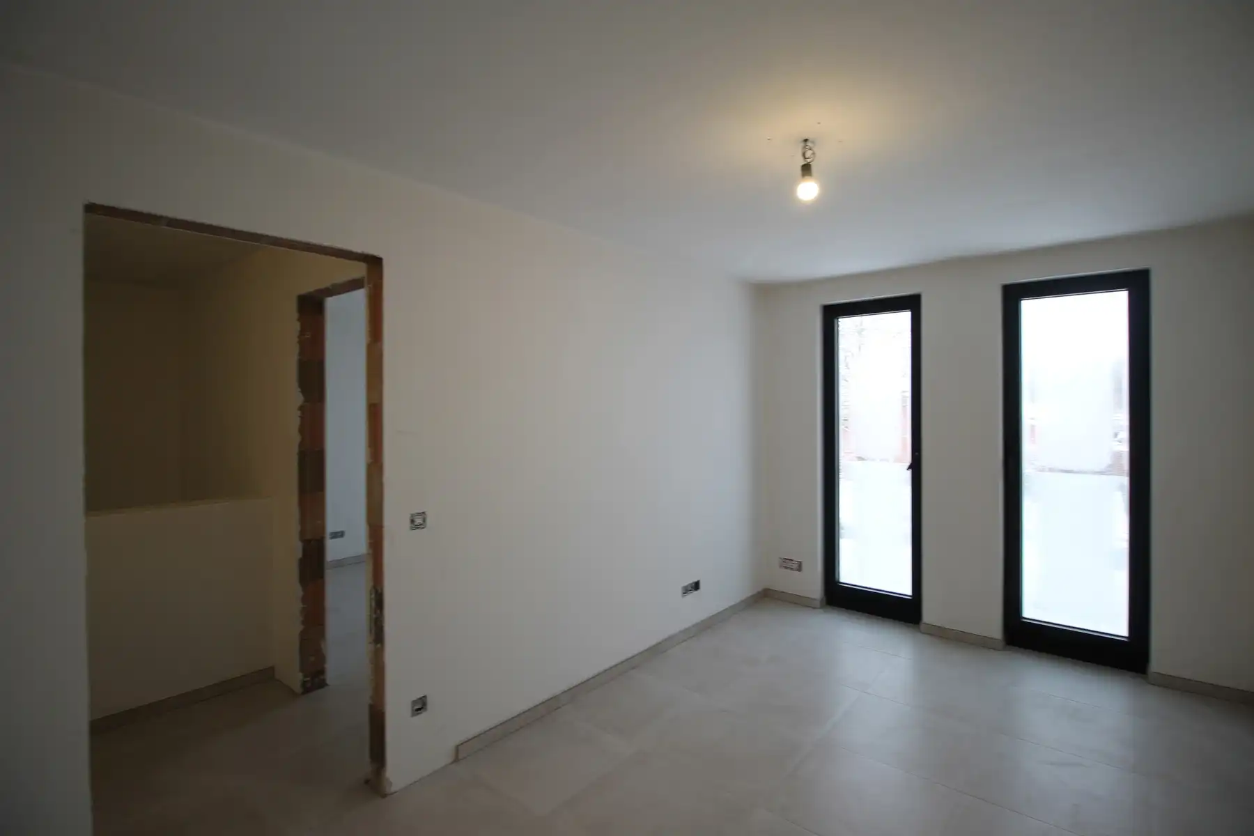 Energiezuinige nieuwbouwwoning met 4 slaapkamers, terras met tuin, tuinberging, carport en autostaanplaats. foto 12