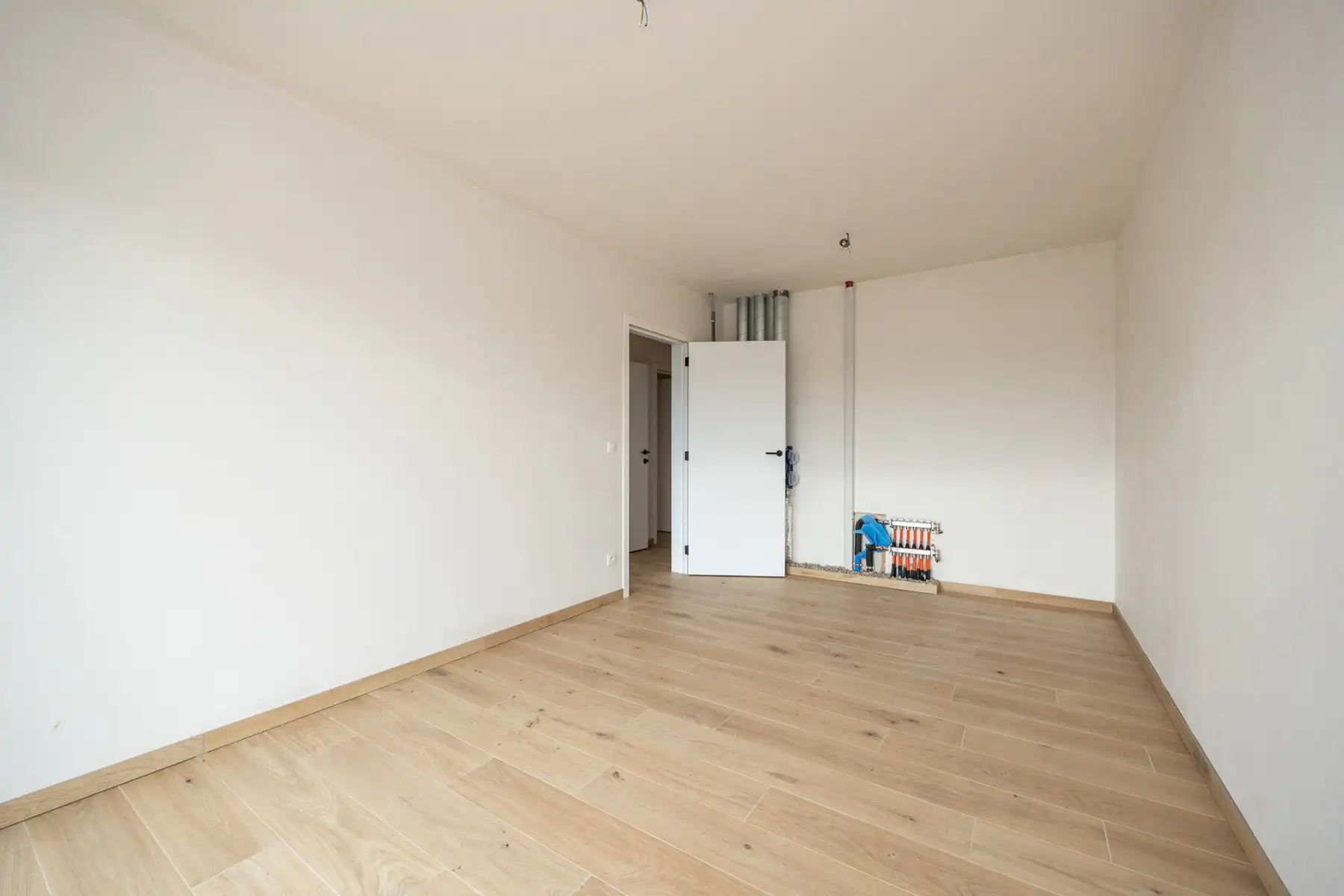 Woning met 4 slaapkamers en fietsenberging/carport op perceel van ca 327m² foto 13