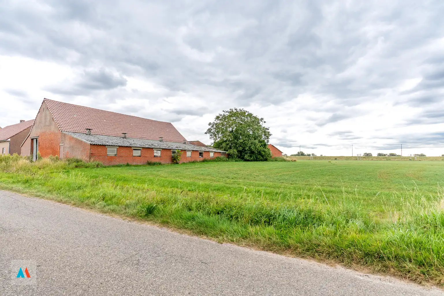 Hoeve met bijgebouwen in Loenhout foto 24