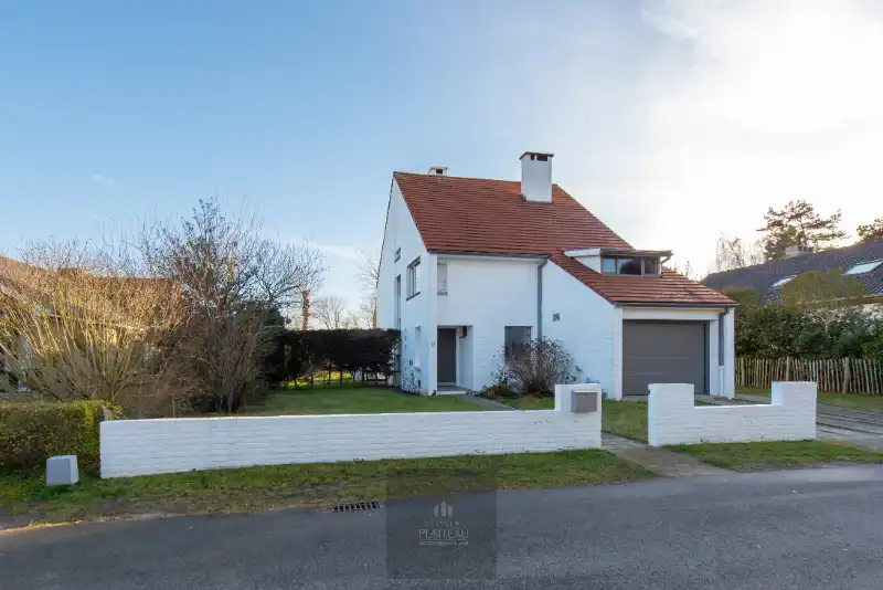 Hoofdfoto van de publicatie: Zuidgerichte villa met 4 slaapkamers uitgevend op beschermd natuurgebied!