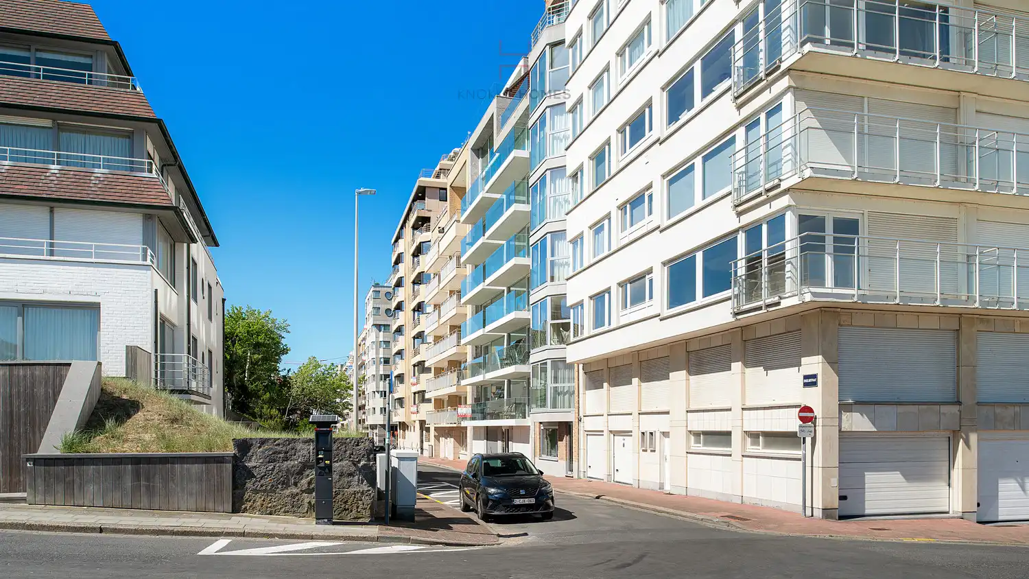 Bijzonder smaakvol ingericht luxe-appartement met ruim Zuidgericht terras vlakbij de zeedijk in Duinbergen foto 18