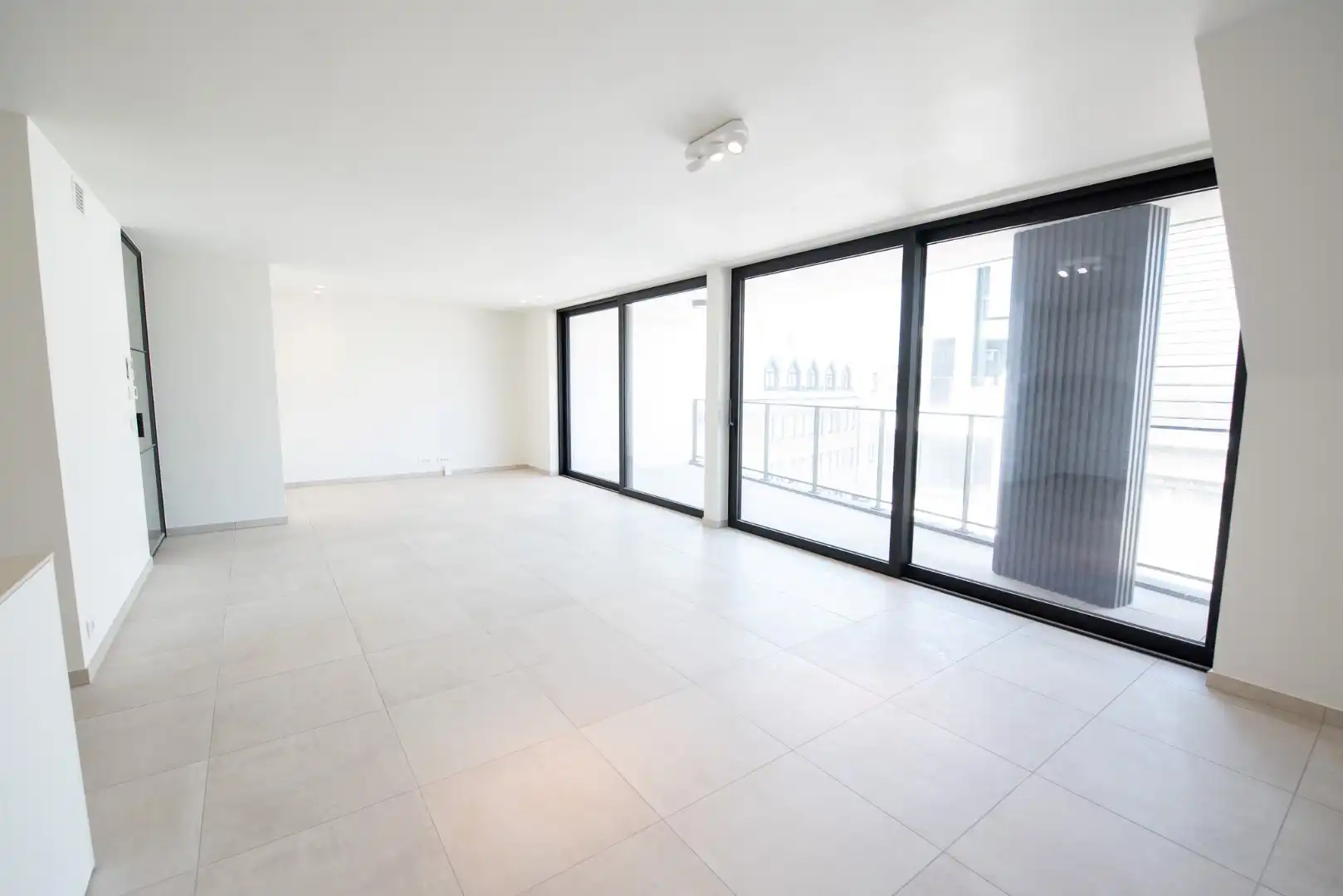 Recent appartement op topligging  TE HUUR in centrum Waregem! foto 8