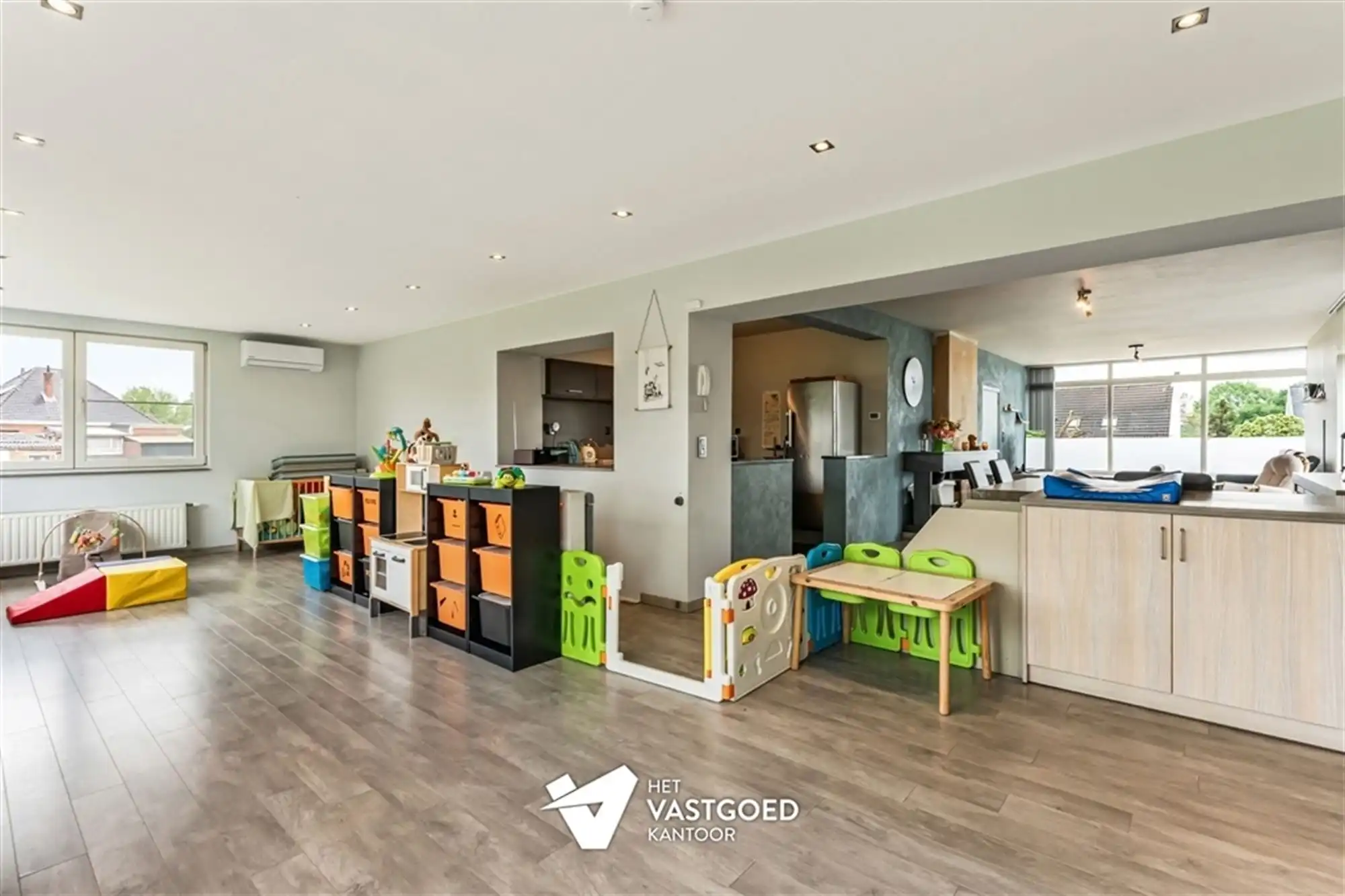 GERENOVEERDE WONING MET 4 SLAAPKAMERS GELEGEN OP EEN RUIM PERCEEL VAN 11A35CA TE SCHERPENHEUVEL foto 14