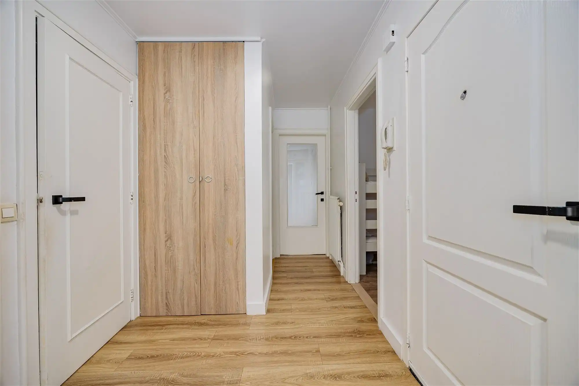 Vergund betonnen opbrengsteigendom met 3 appartementen + garagebox foto 7