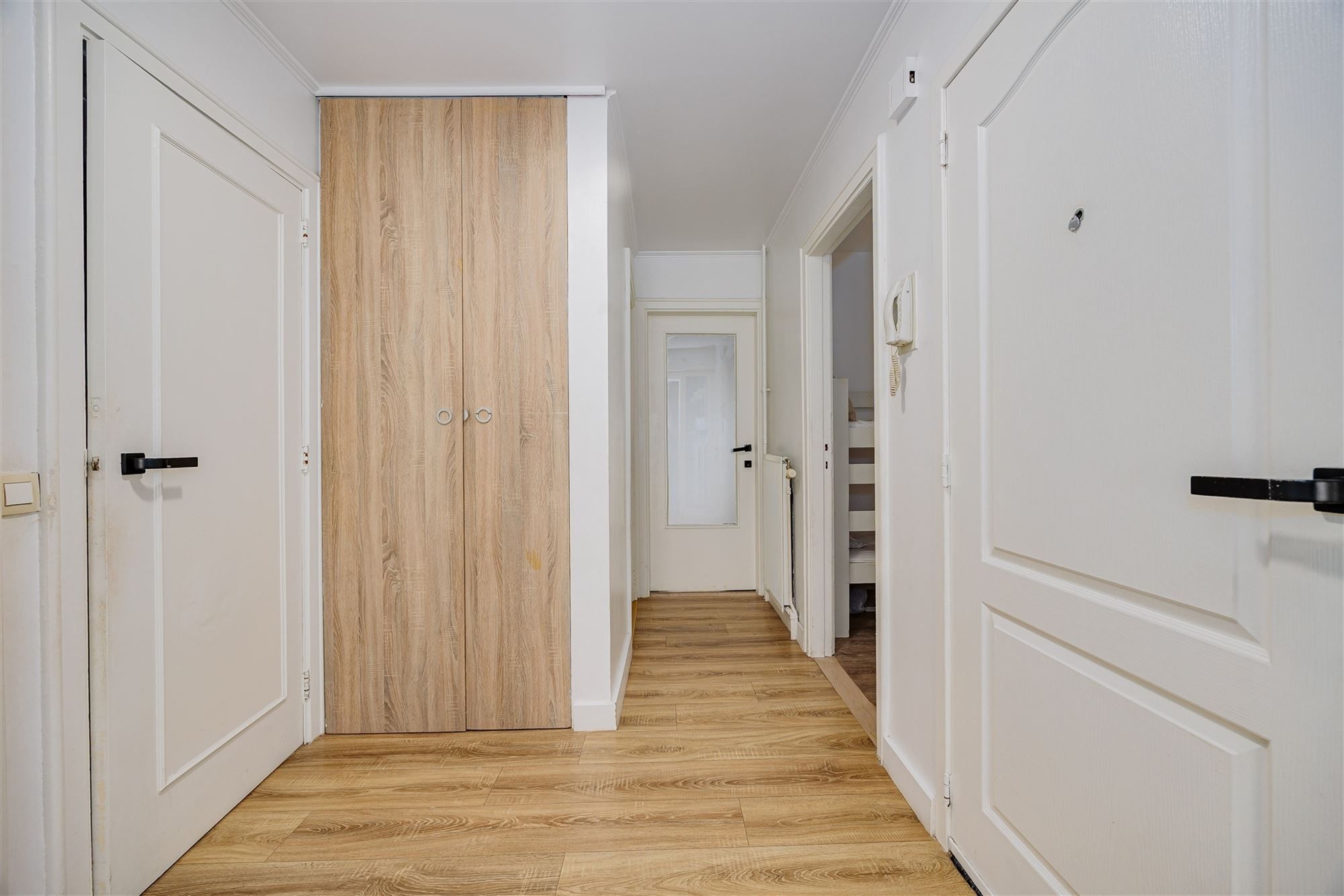 Vergund betonnen opbrengsteigendom met 3 appartementen + garagebox foto 7