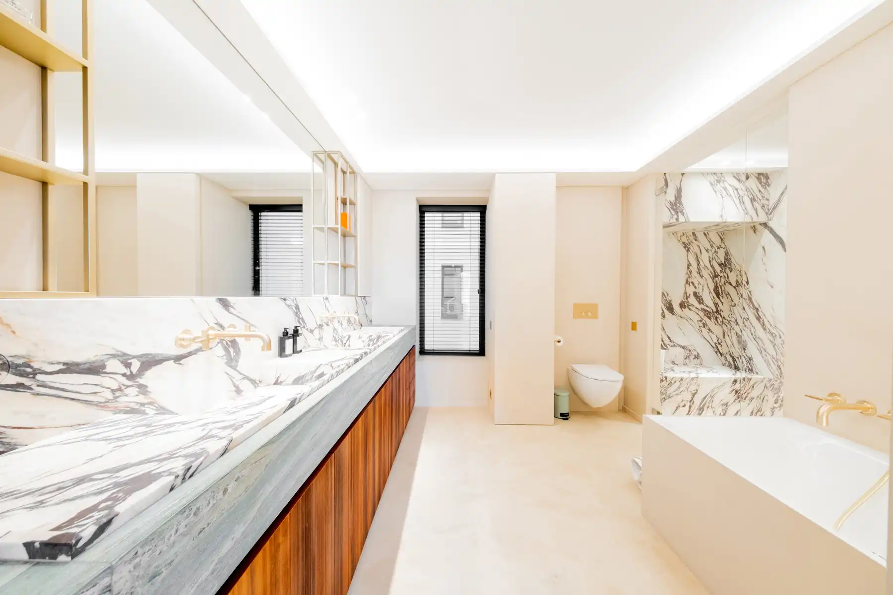 Luxe appartement met ruim terras en unieke zichten foto 9