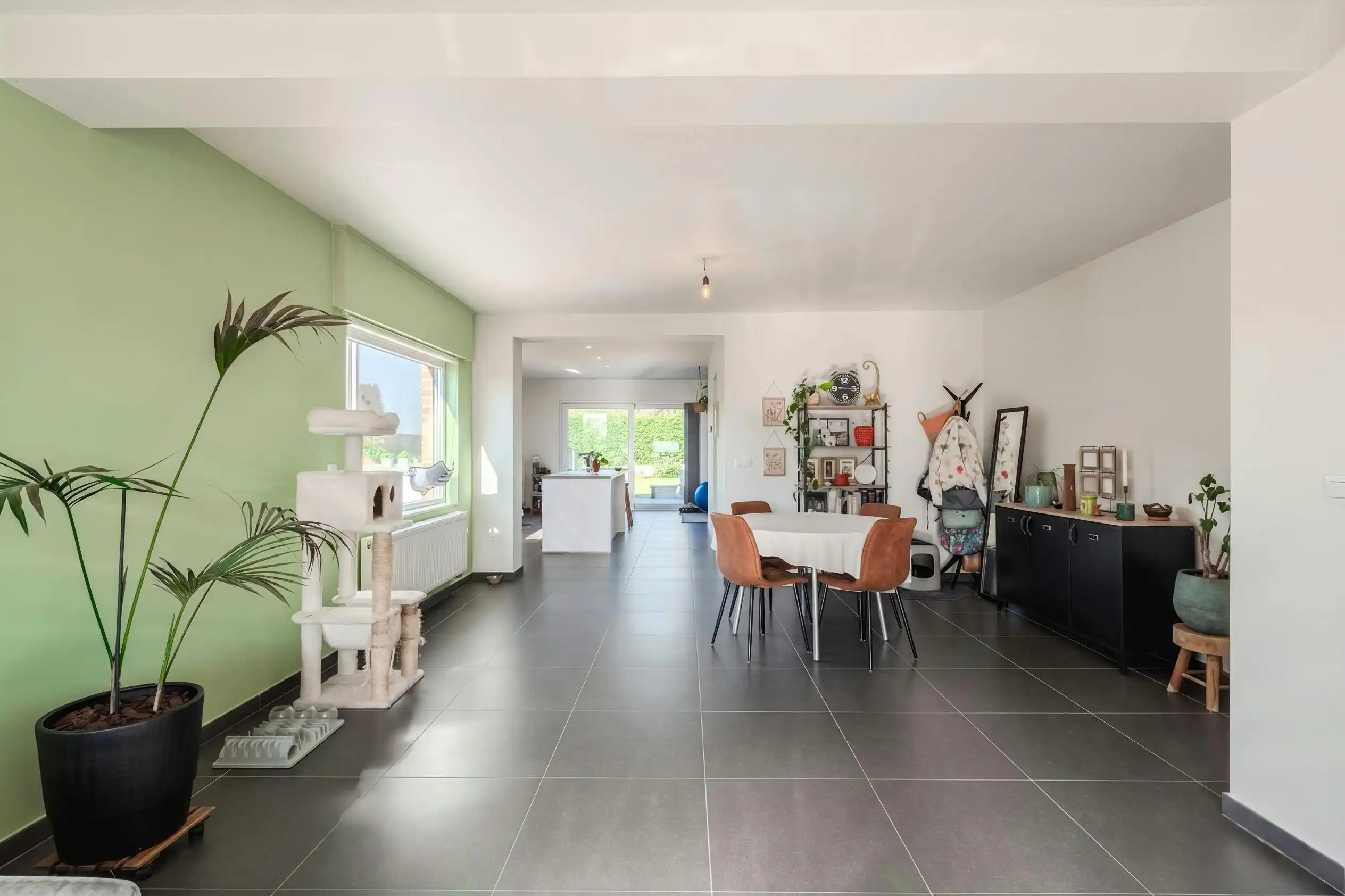 Instapklare halfopen bebouwing (2017) met zonovergoten tuin in Geluveld foto 8
