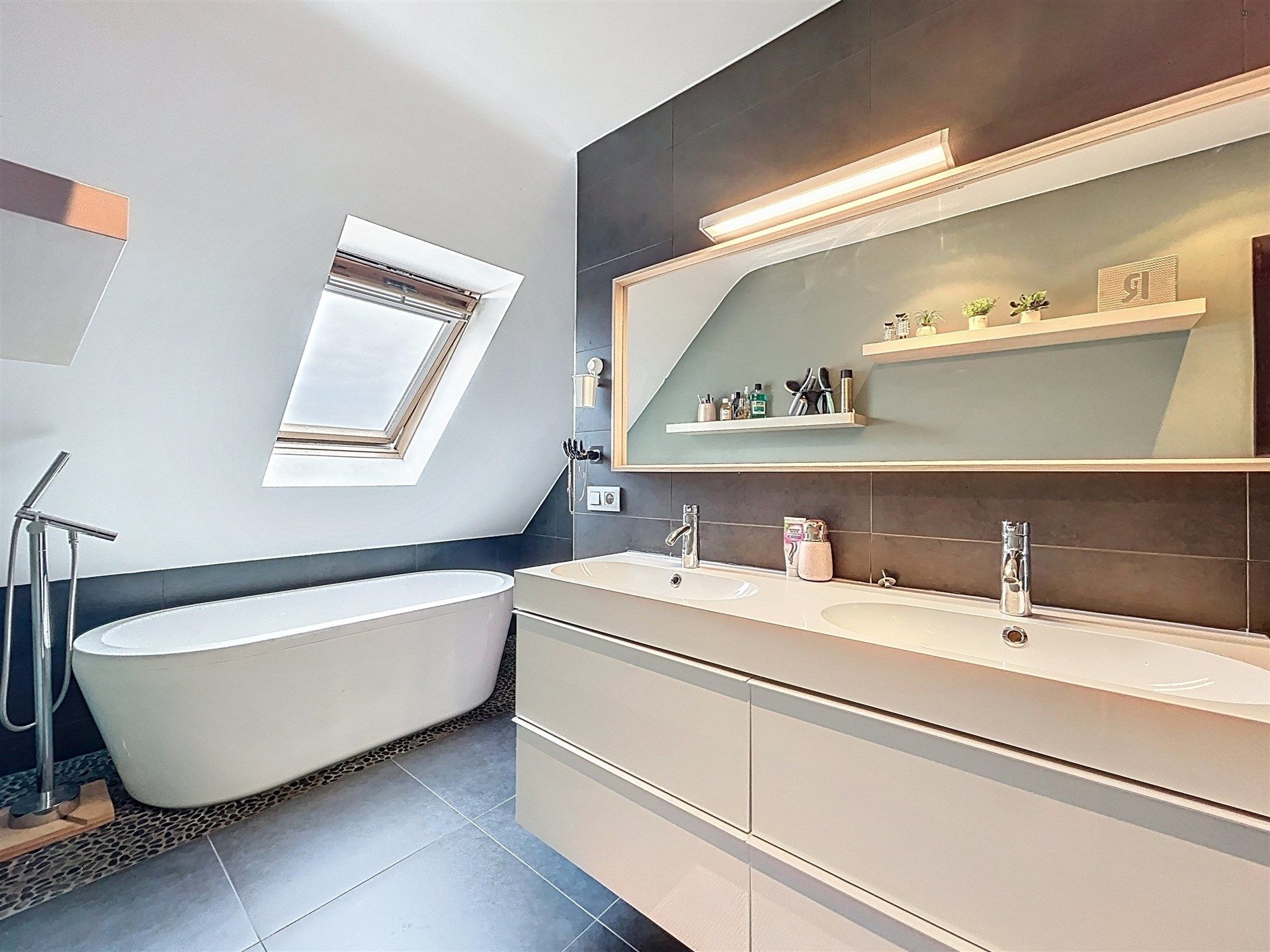 recente gezinswoning met 4 slaapkamers op perceel van 462m² foto 11