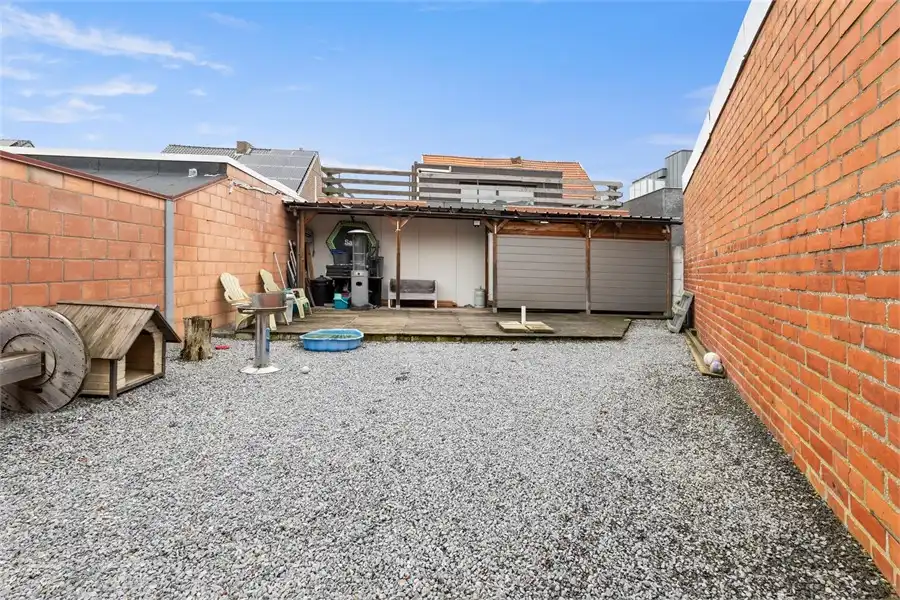 RUIM HANDELSPAND MET WOONST IN SINT-TRUIDEN foto 26