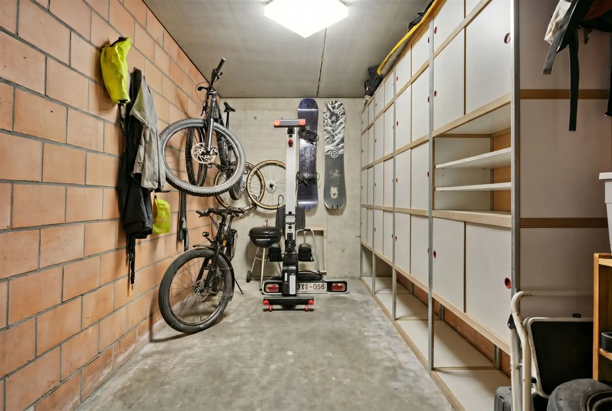 Hoogwaardig afgewerkt gelijkvloers appartement met terras foto 23