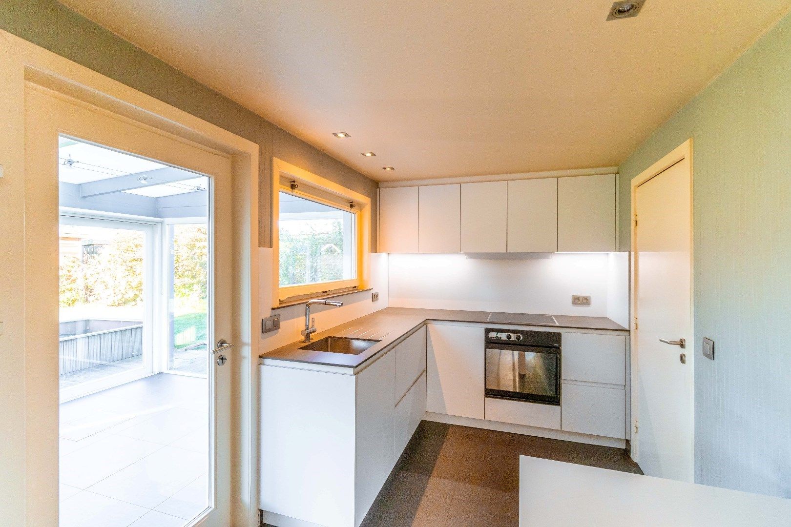 Mooie open bebouwing in rustige omgeving foto 7