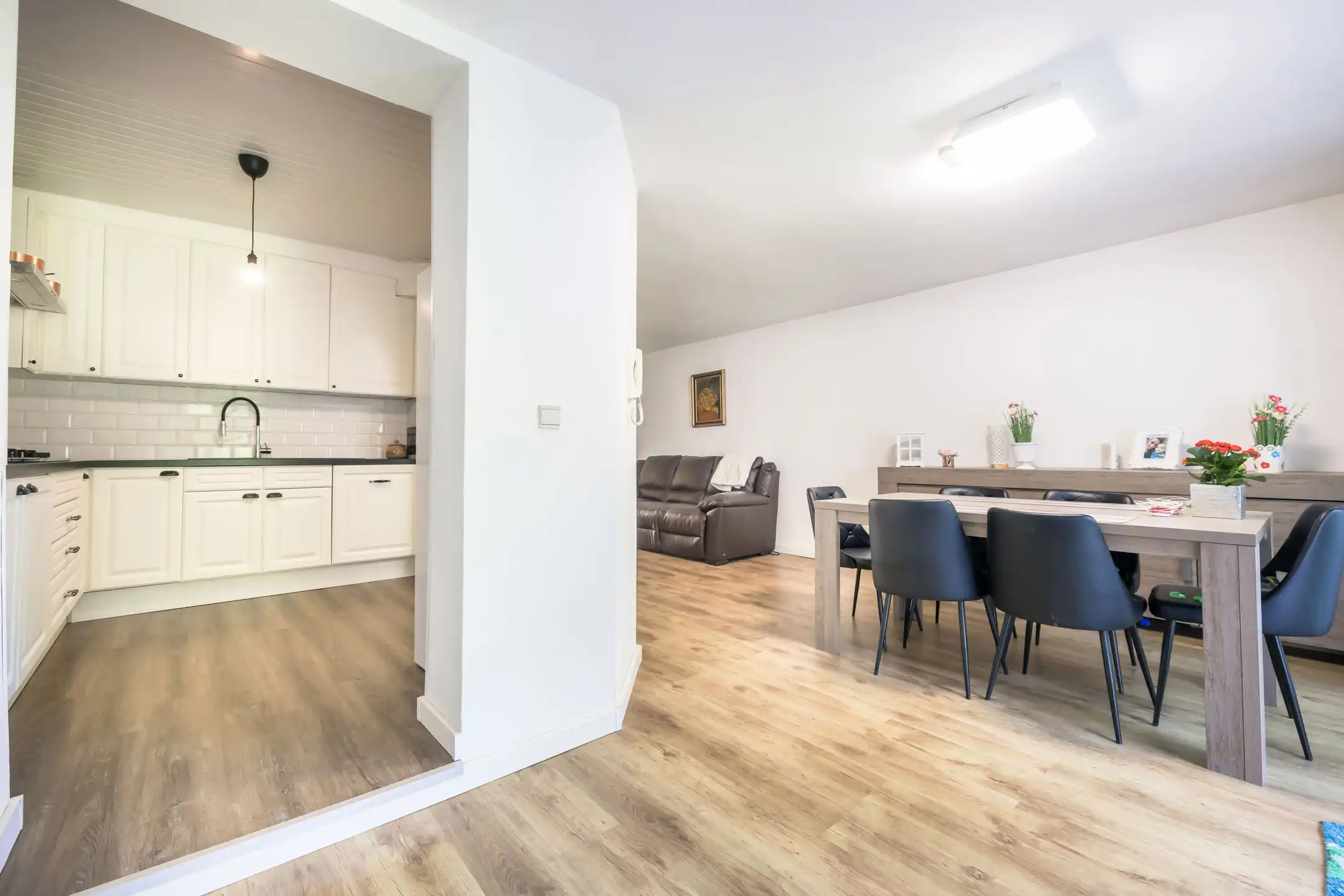 APPARTEMENTENGEBOUW MET 4 ERKENDE WOONEENHEDEN   foto 9