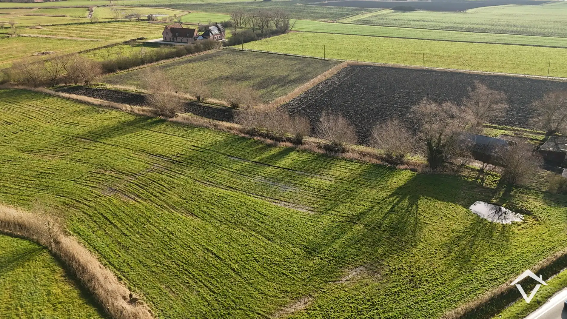 Te herbouwen of te slopen hoeve op ruim perceel in landelijke omgeving foto 10