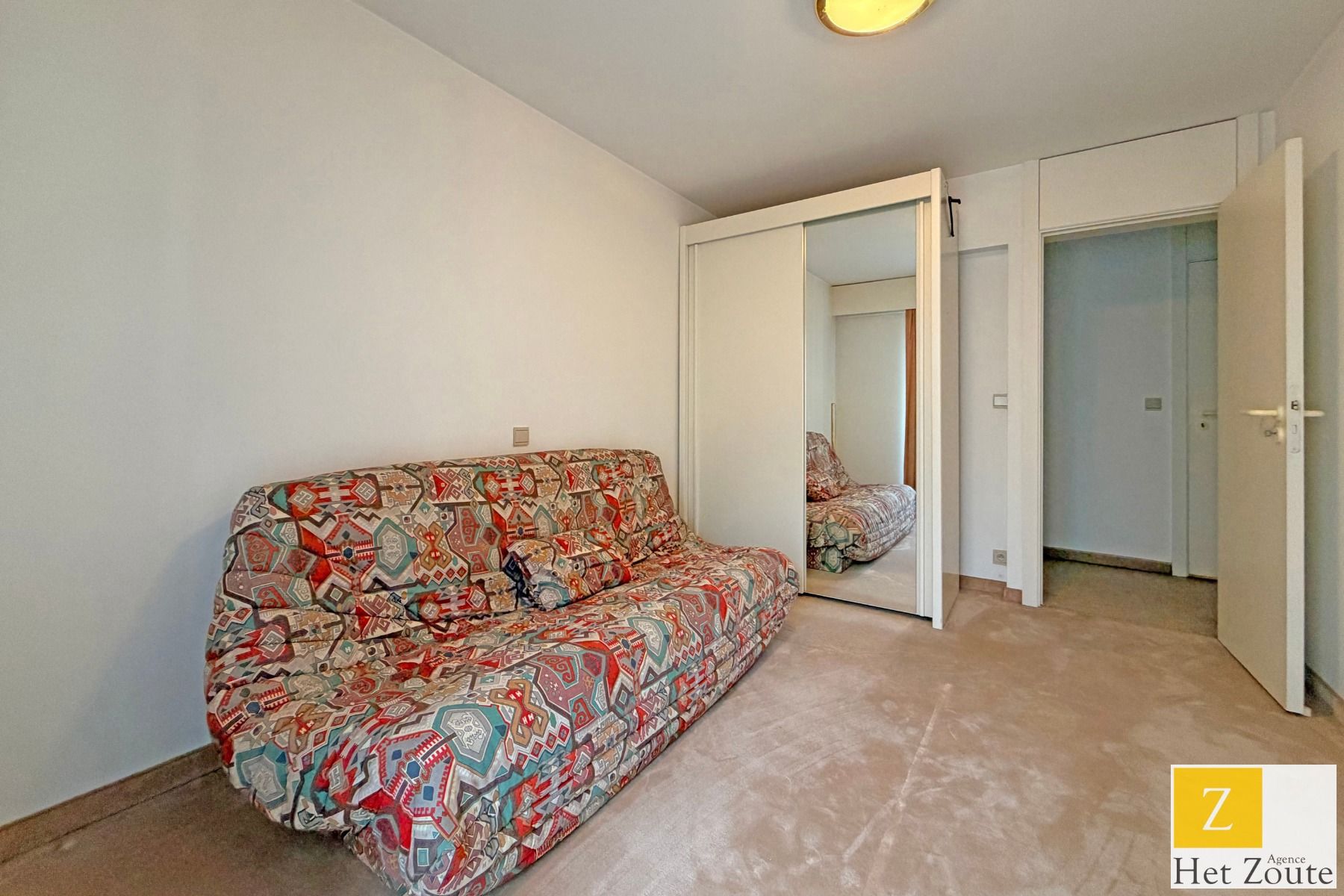 Te renoveren appartement op enkele passen van de Zeedijk foto 8