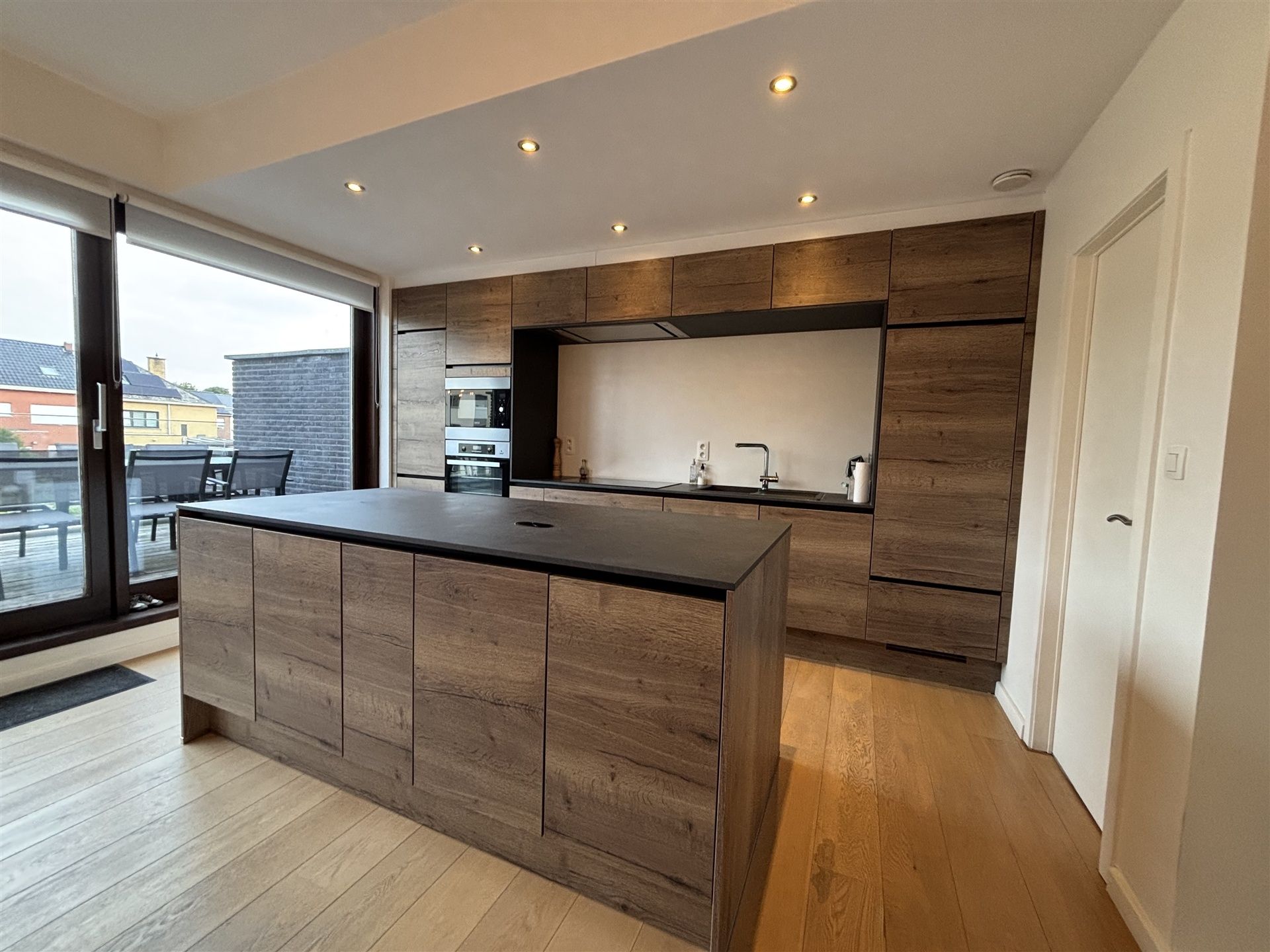 BEZOEKEN VOLZET: Moderne woning met 4 slaapkamers en tuin  foto 6