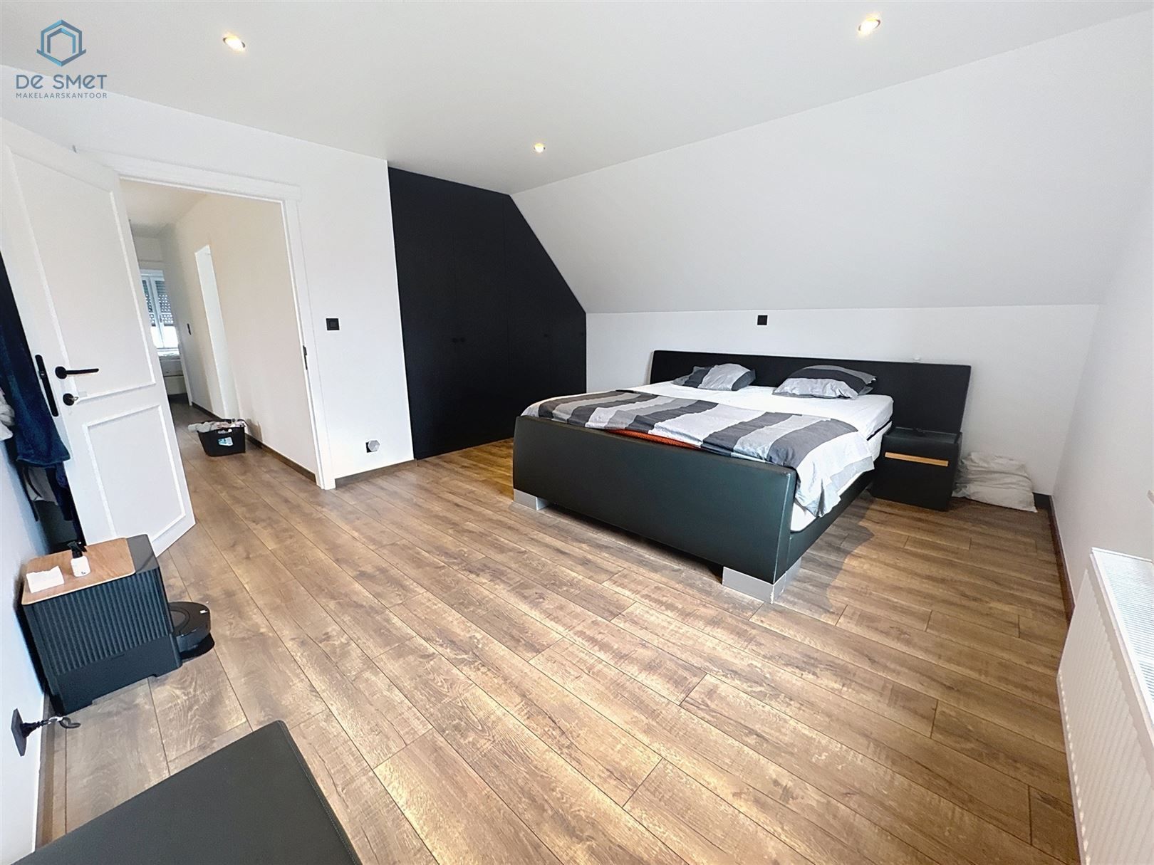 Prachtig gerenoveerde villa met 4 slaapkamers, garage en zwembad foto 19