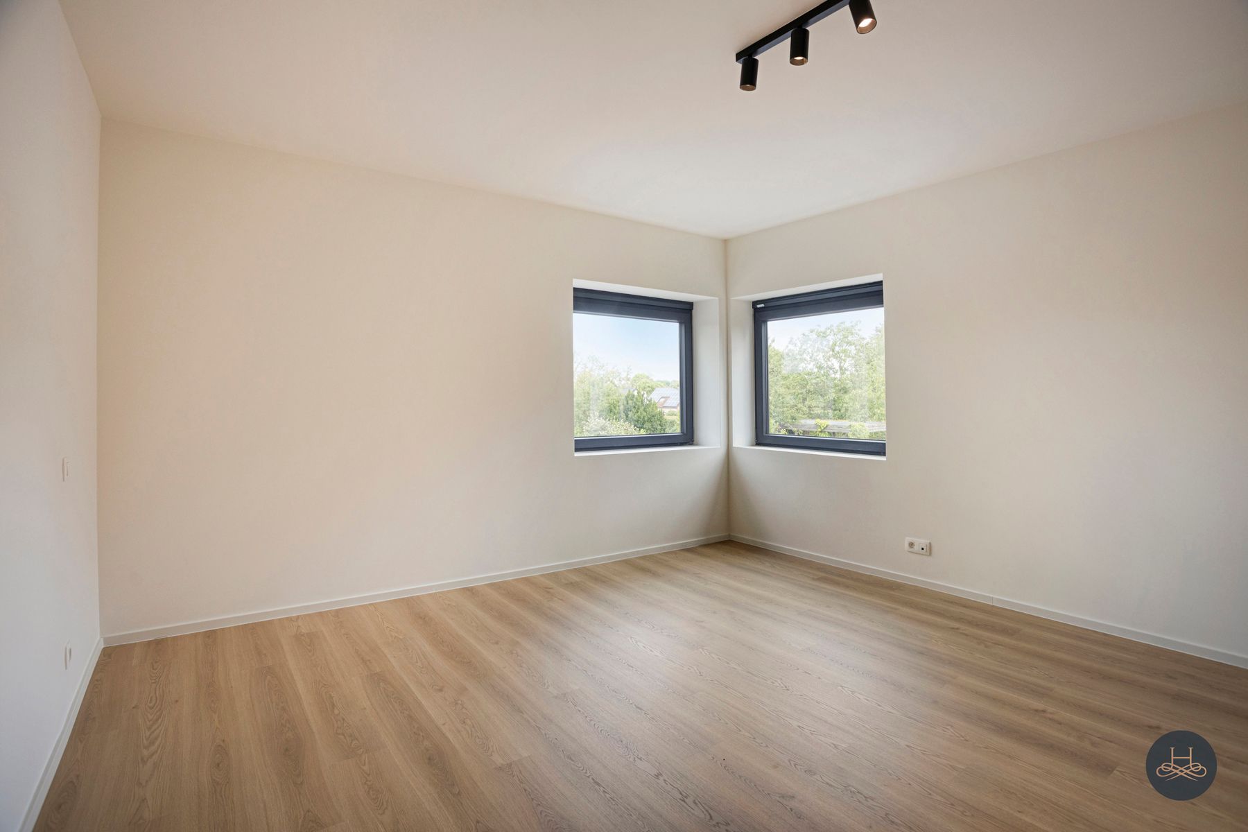 Ruime gezinswoning met vijf slaapkamers foto 14