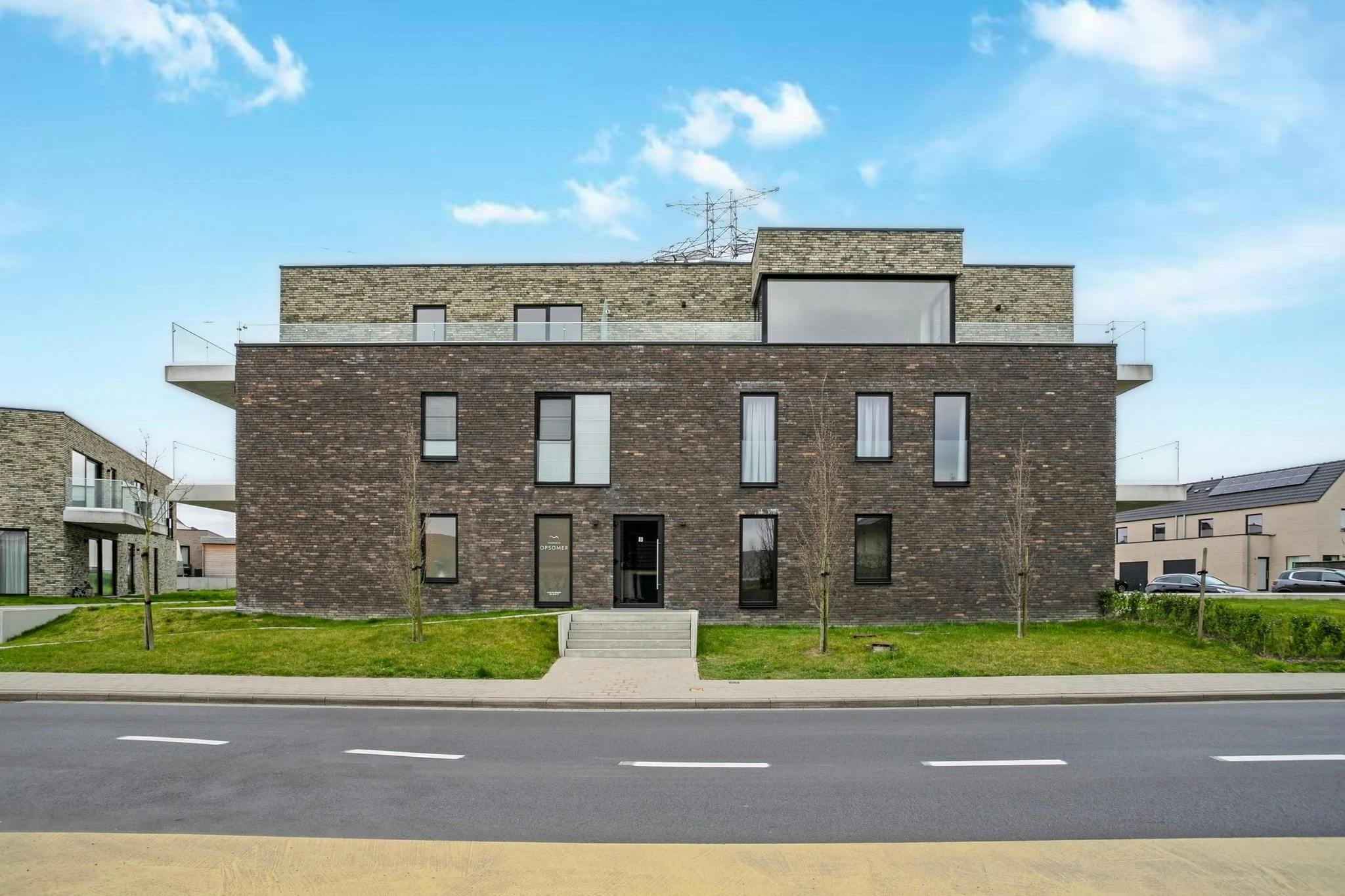 Modern appartement met royaal terras te koop in Roeselare foto 10