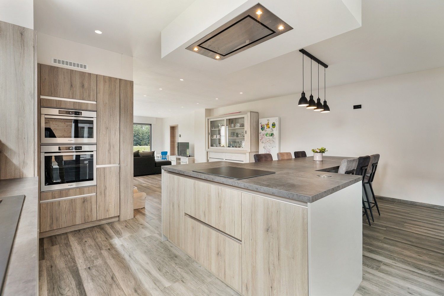 Charmante woning met 3 slpkrs en loods op een perceel van 726 m² foto 8