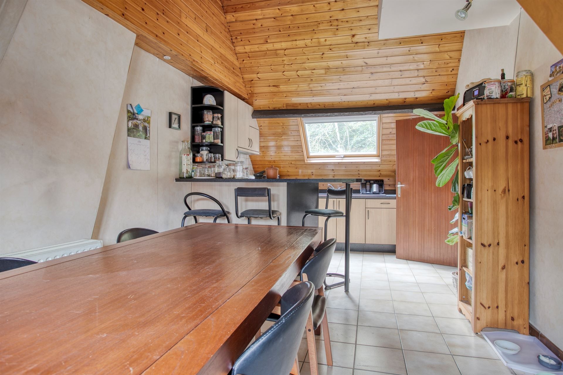 Goed gelegen woning aan het dorpsplein te huur! foto 8