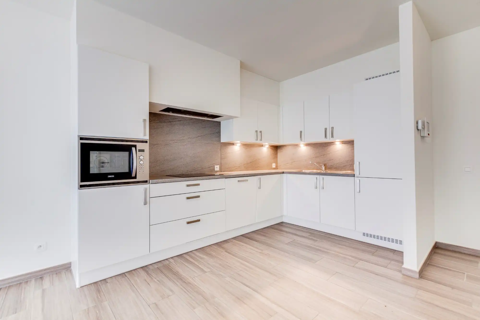 Erkende assistentiewoning met garagebox in een uiterst charmante omgeving foto 7