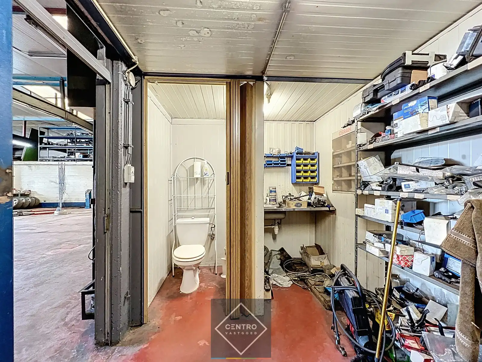 Commercieel gebouw (460m²) met verhard buitenterrein (heden AUTOWERKPLAATS) met uitbreidingsmogelijkheden en VEEL PASSAGE ! foto 15