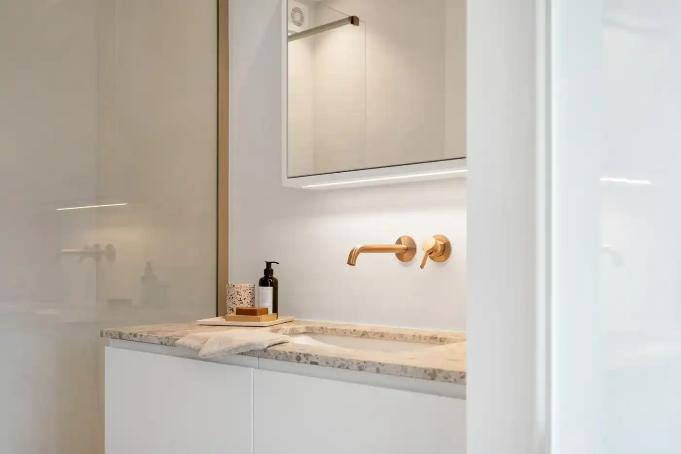 Prachtig appartement met een panoramisch uitzicht op zee foto 11