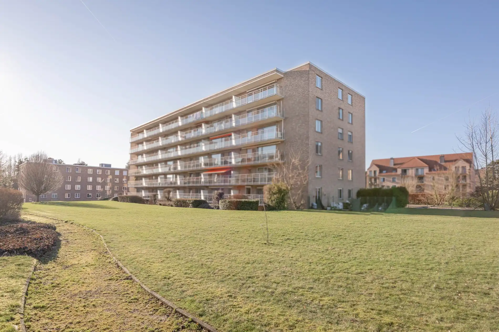 Lichtrijk appartement met panoramisch zicht foto 13