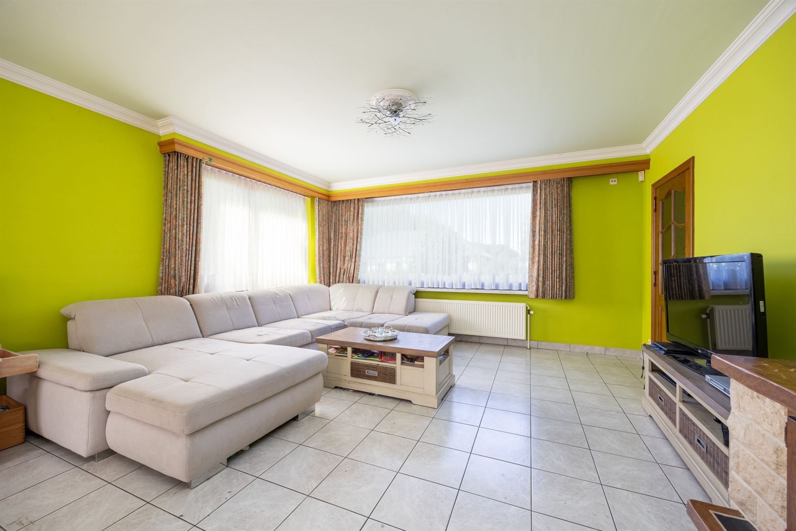 Ruime, lichte villa met bijgebouw op toplocatie.  foto 4